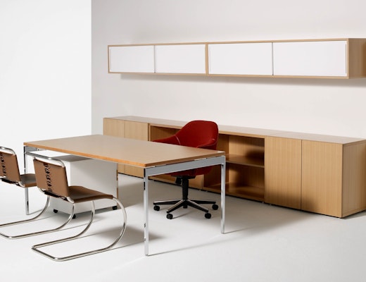 Antenna Workspaces private office with Saarinen Executive chair