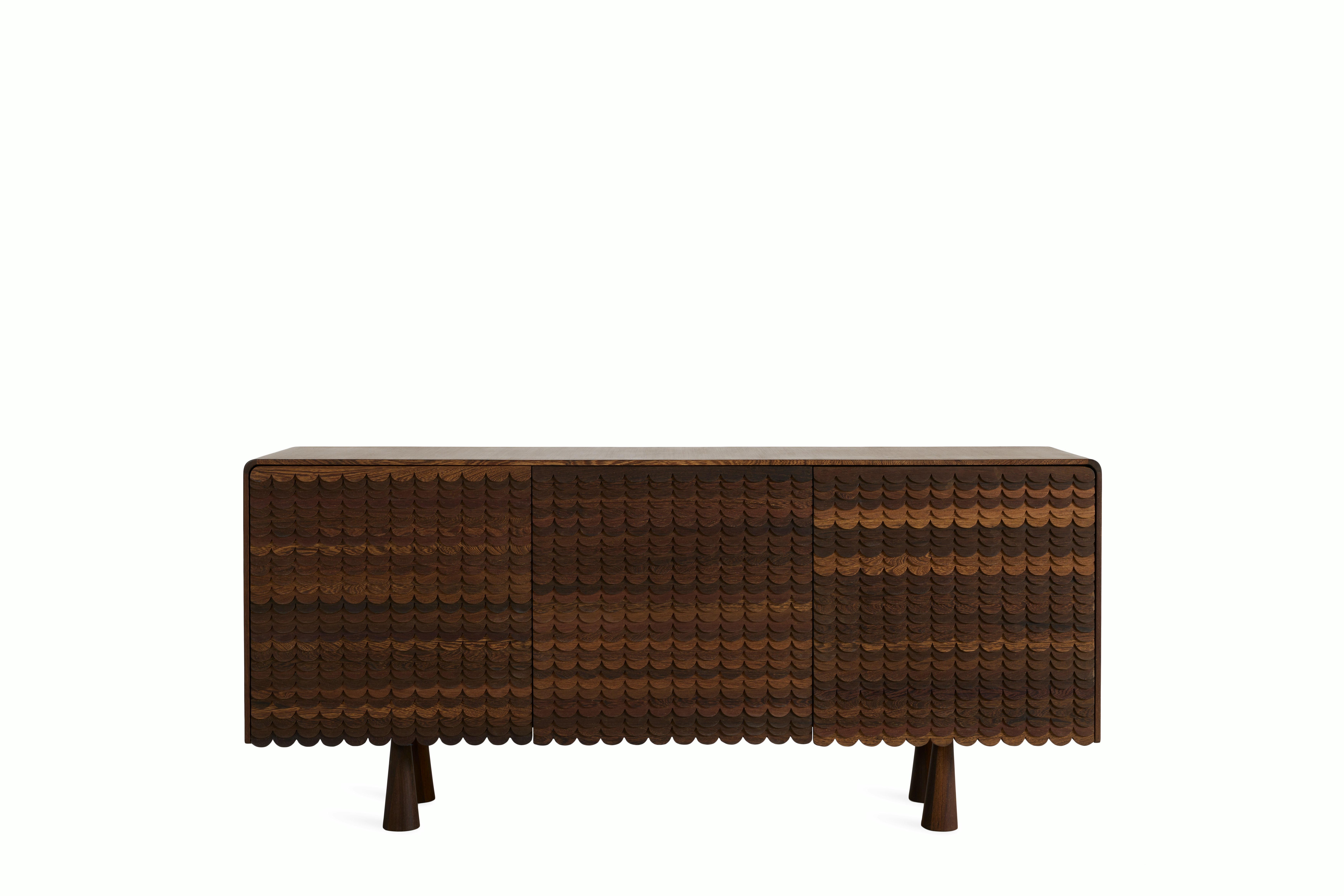 Lesire Credenza
