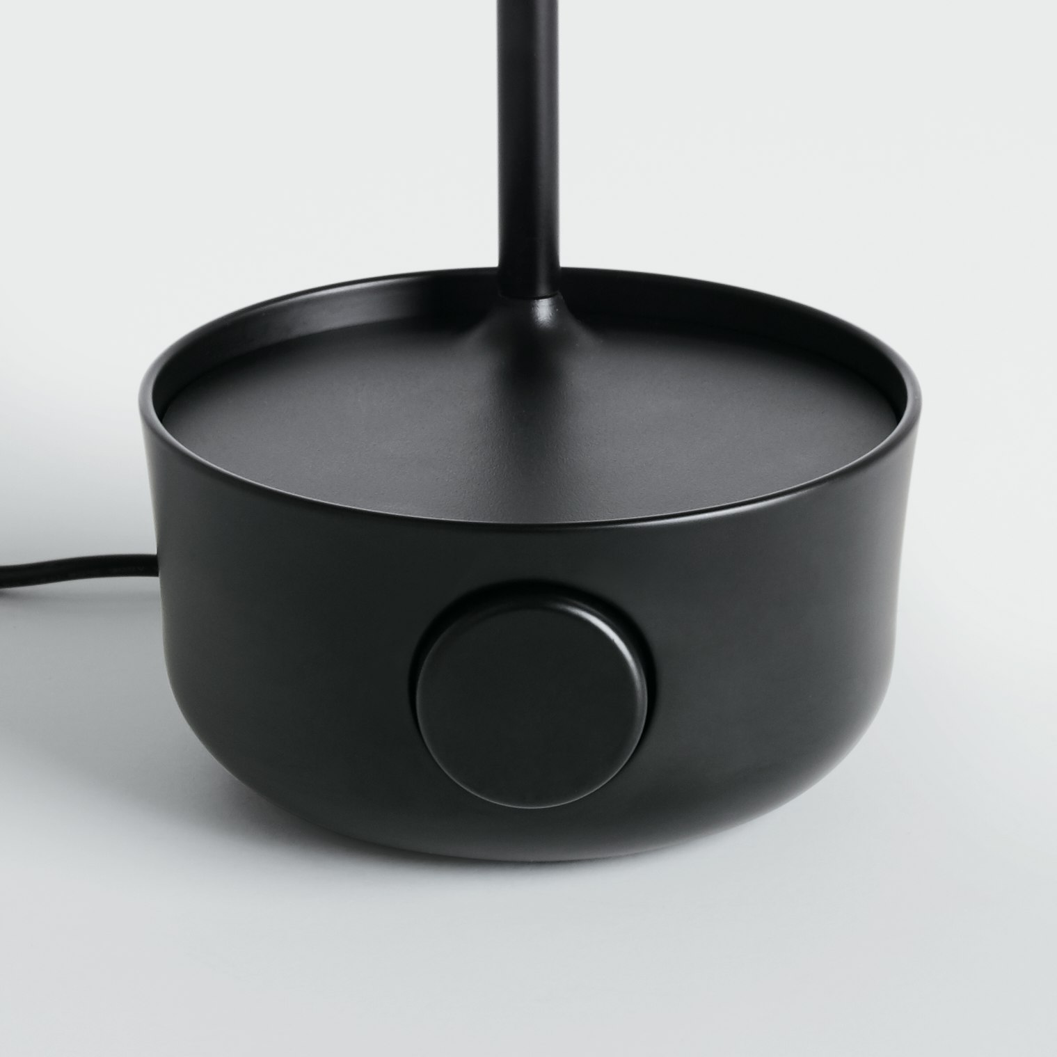 Focal LED Lamp with USB Port