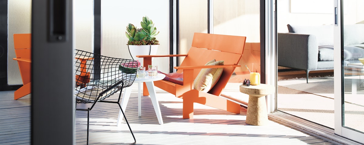 Lollygagger Sofa