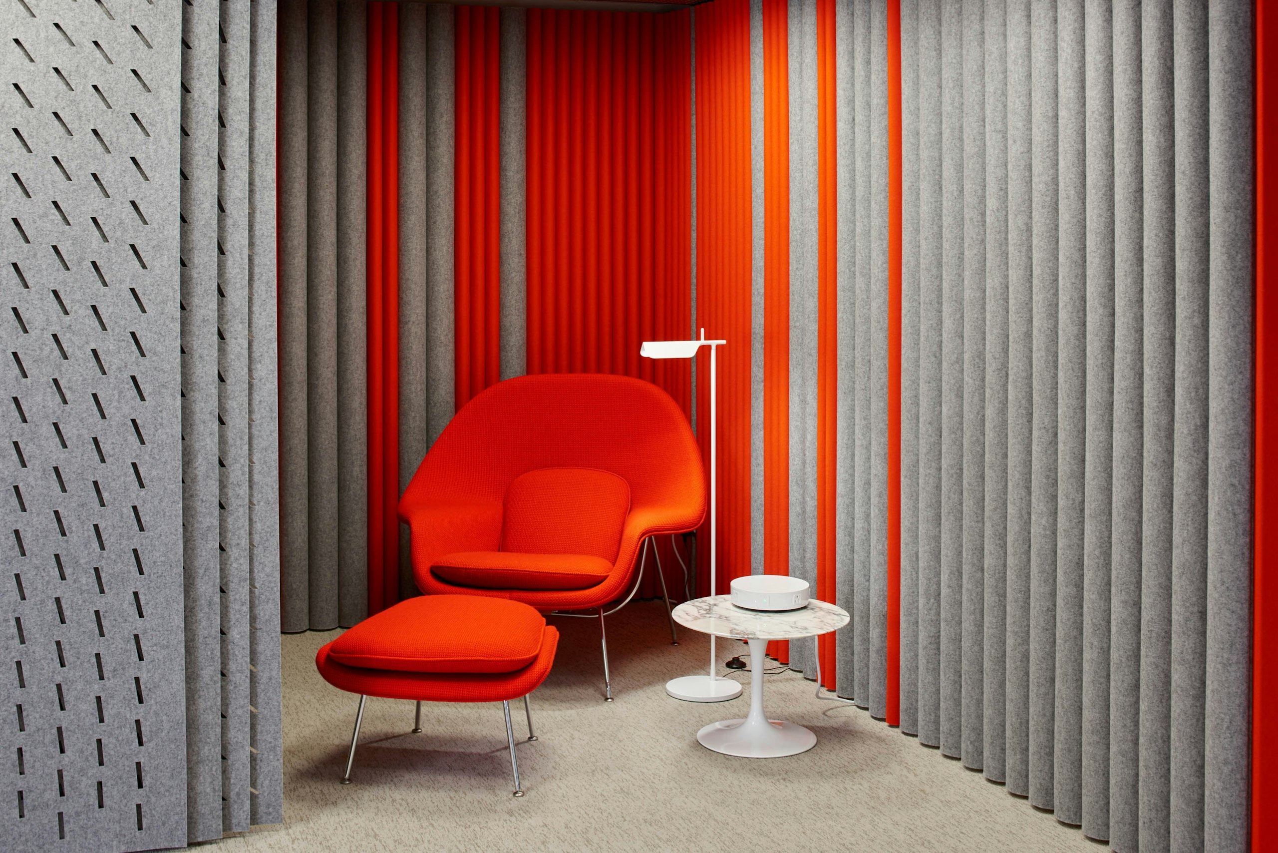 FilzFelt Activity Space refuge Saarinen Womb Chair Ottoman Saarinen Pedestal Side Table felt ARO