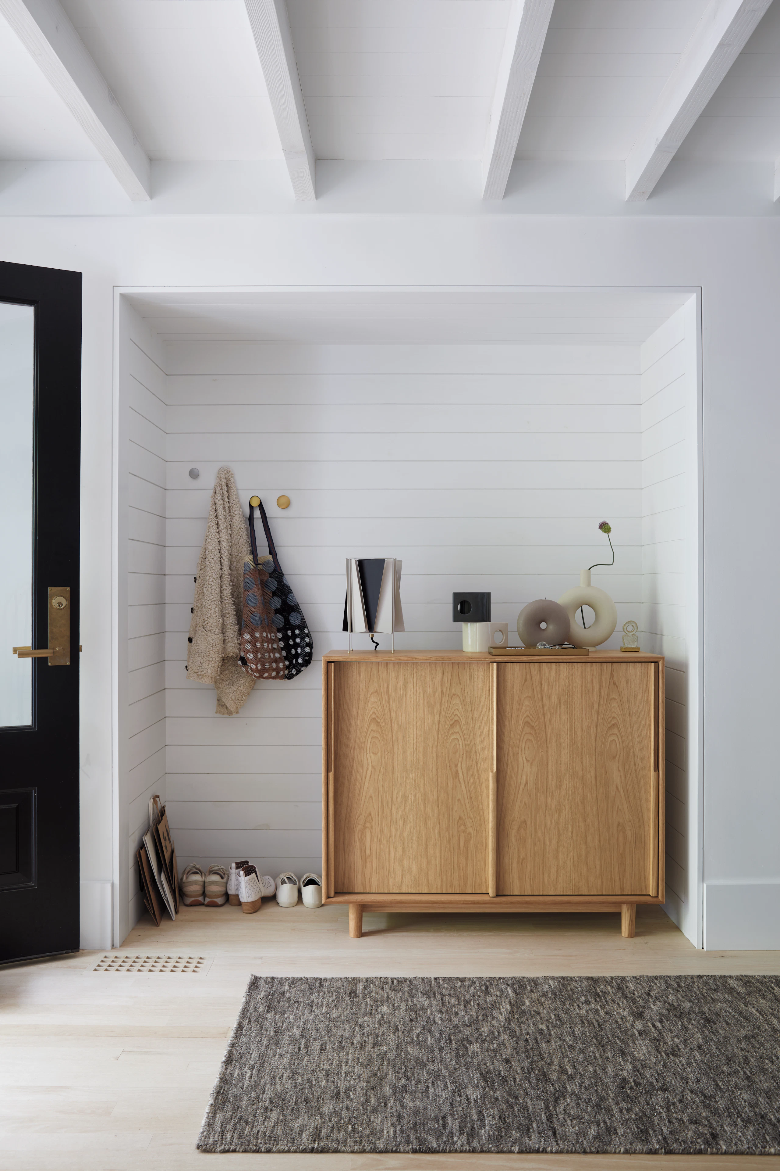 Edel Console in Entryway