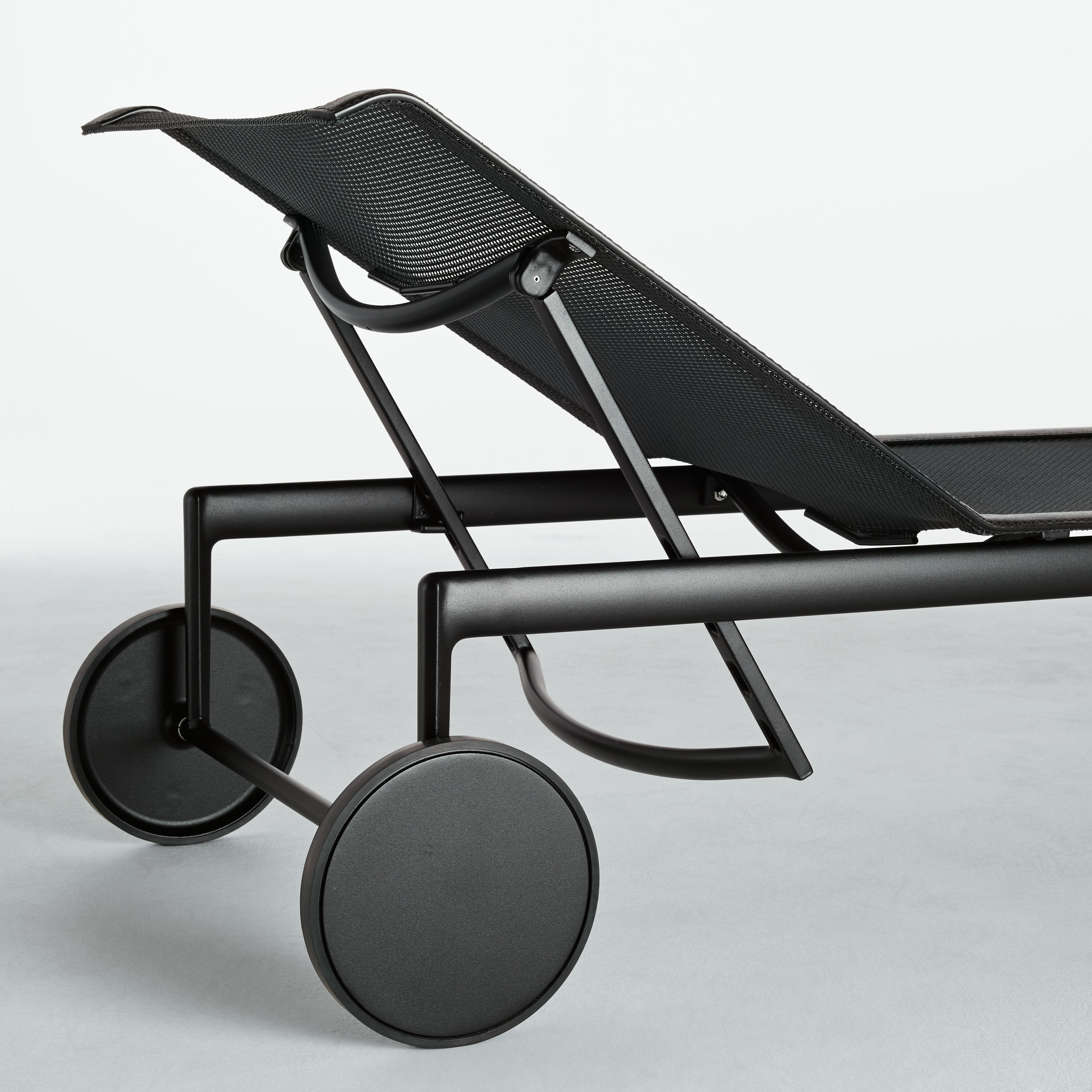 1966 Collection Adjustable Chaise