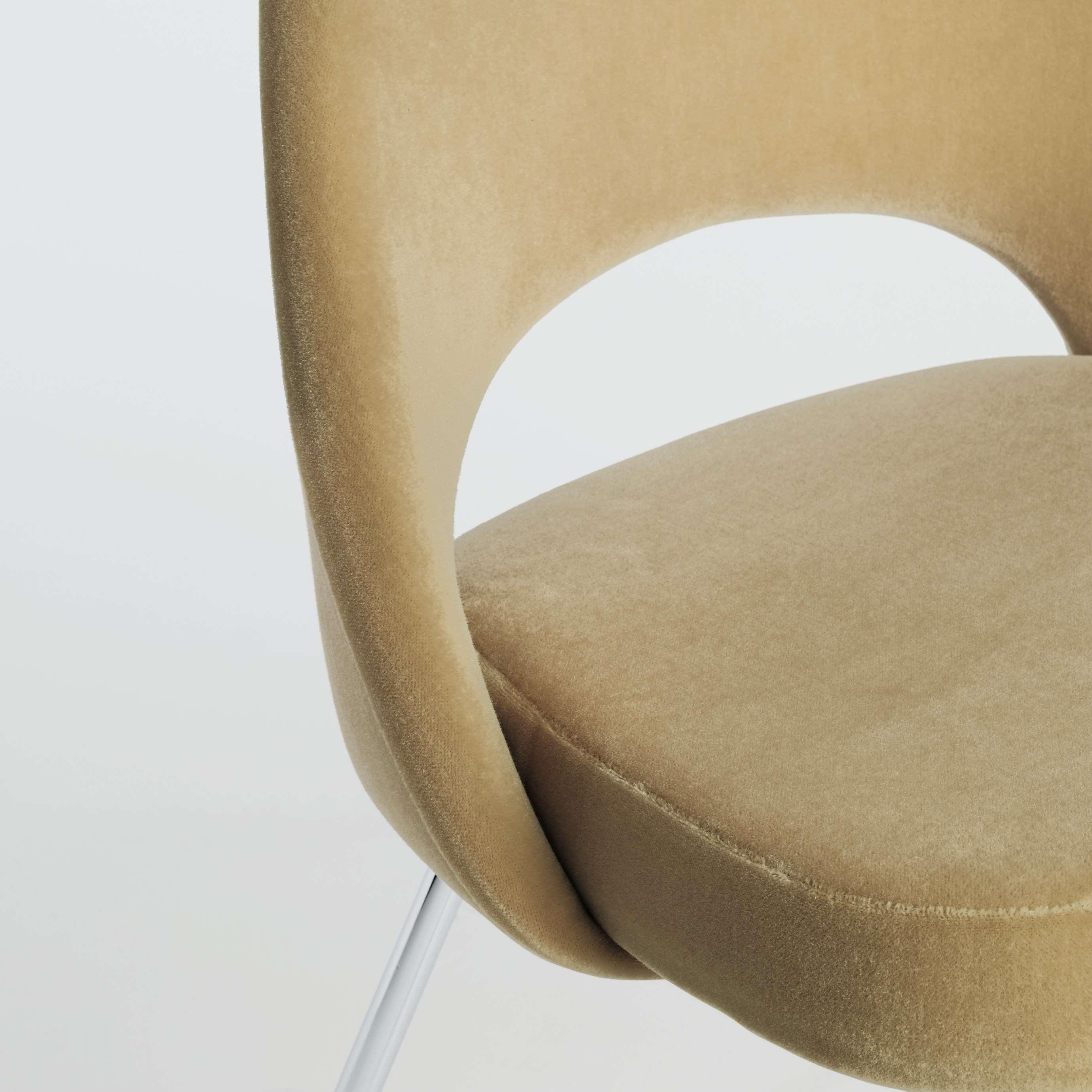 Saarinen Executive Side Chair with Metal Legs