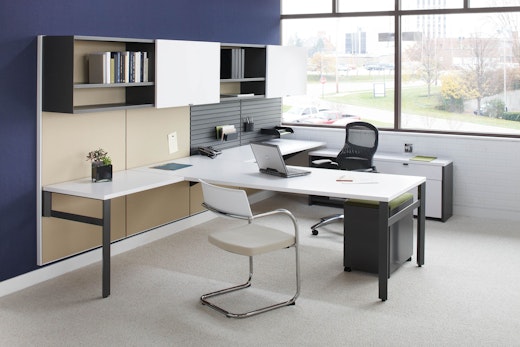 Dividends Horizon unites clean aesthetics and simple design in a versatile sstem for the private office.
