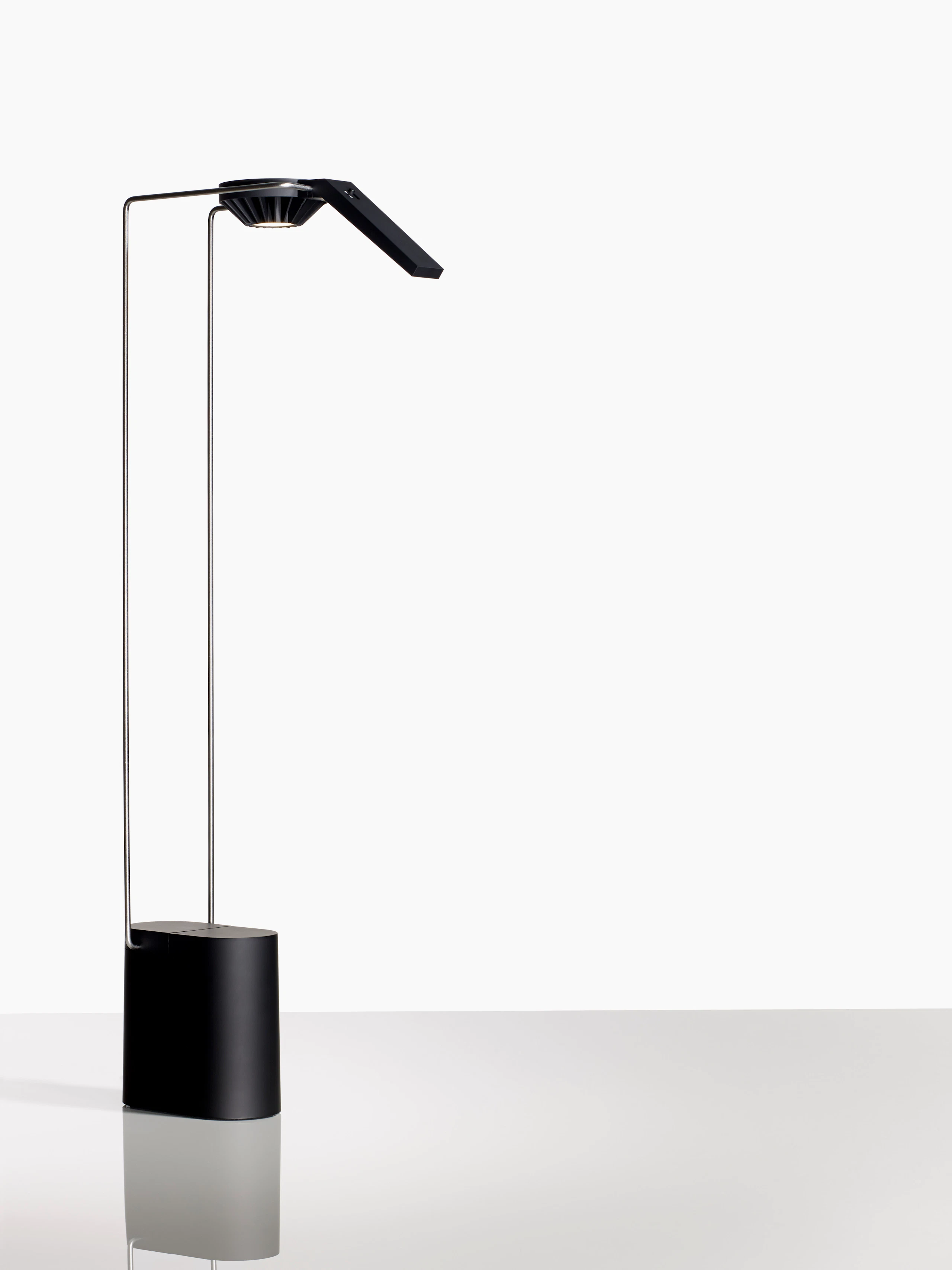 KnollExtra Sparrow LED Desk Lamp