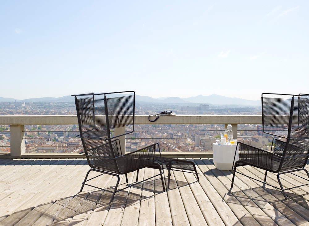 Fifty Lounge Chair