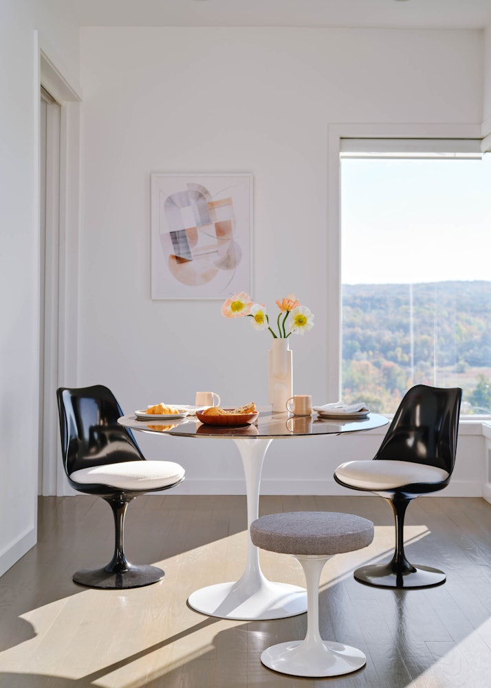 Saarinen Tulip Side Chair