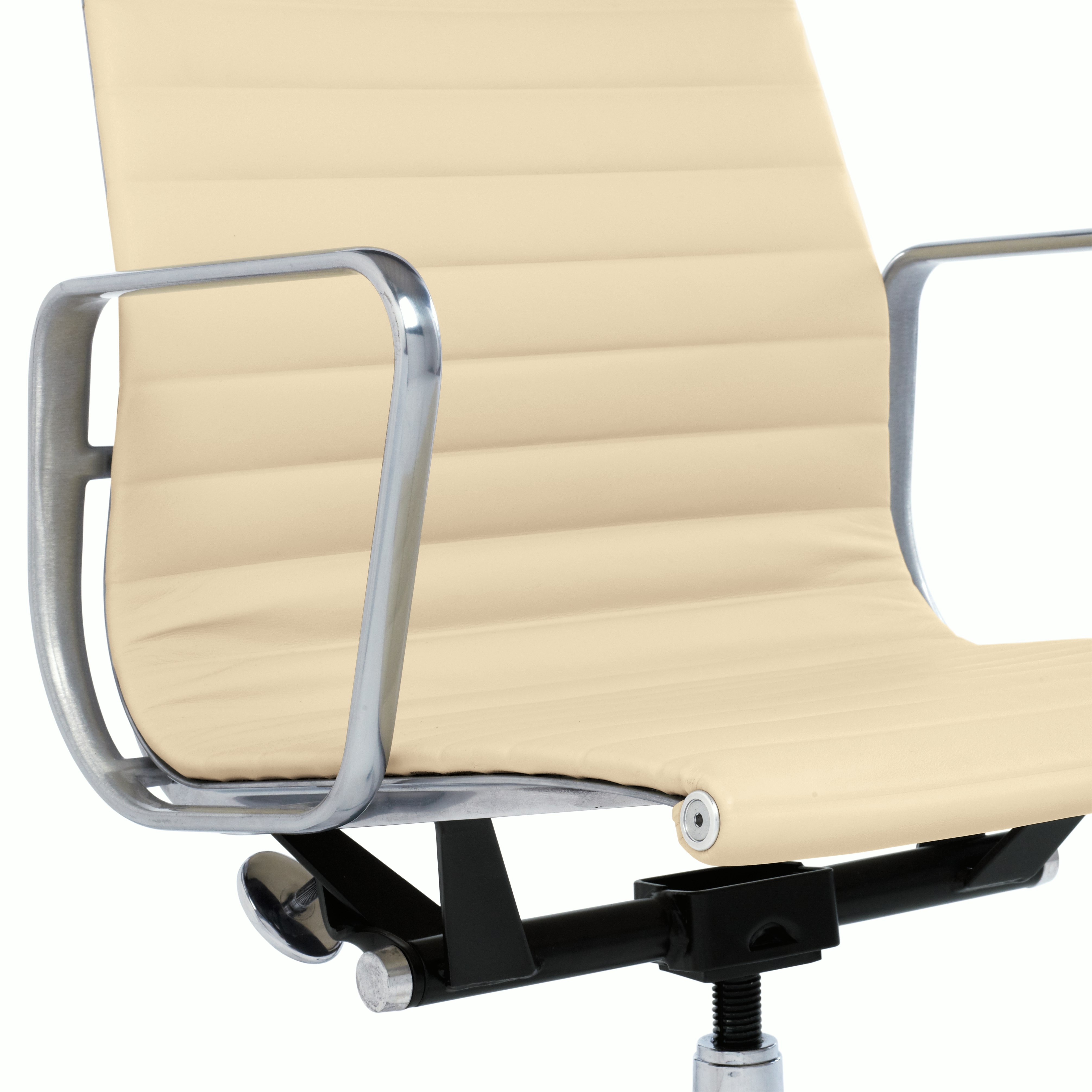 Eames Aluminum Group Management Chair