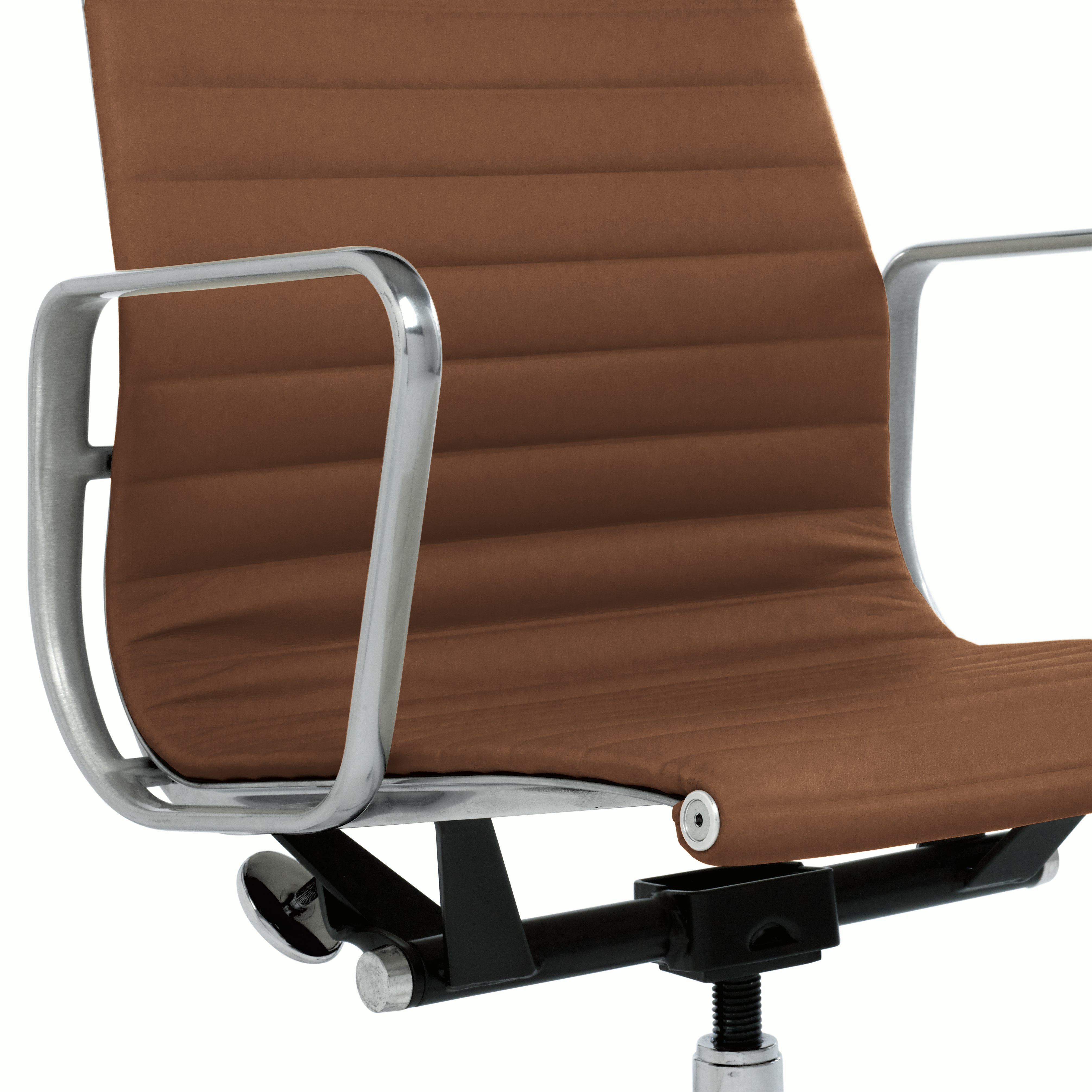 Eames Aluminum Executive Chair