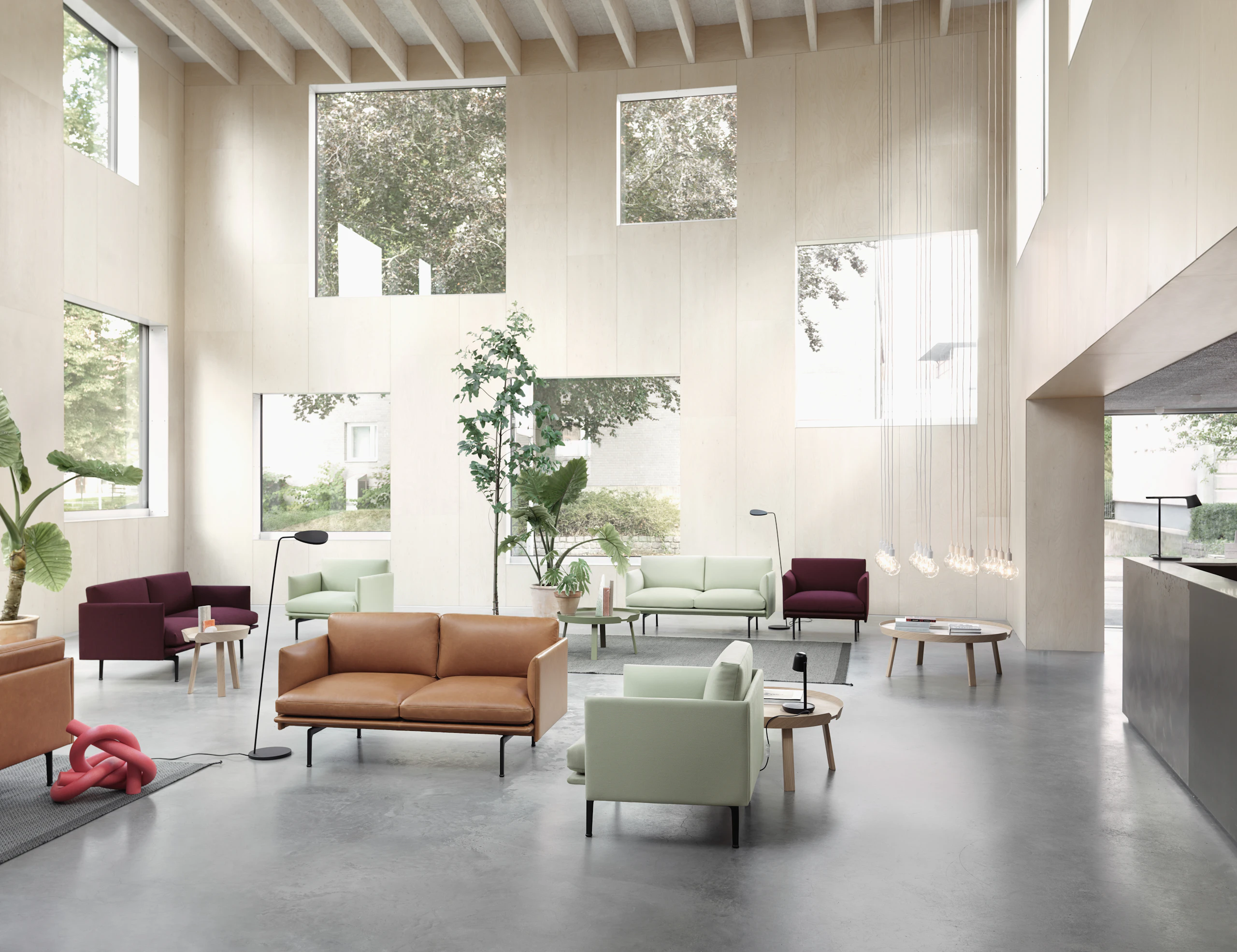 Outline Sofa Refine Leather Cognac, Outline Sofa + Chair Steelcut 935, Outline Sofa + Chair Fiord 591, Around Coffee Table Oak, Leaf Floor Lamp Black, Tip Lamp, Ply Rug Dark Grey