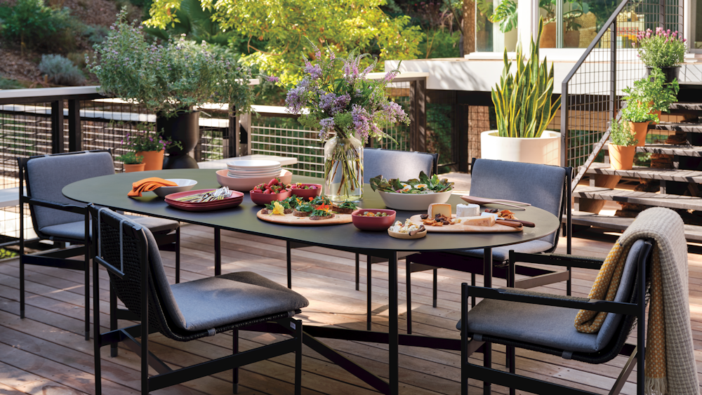 Sommer Outdoor Dining Table and Chairs