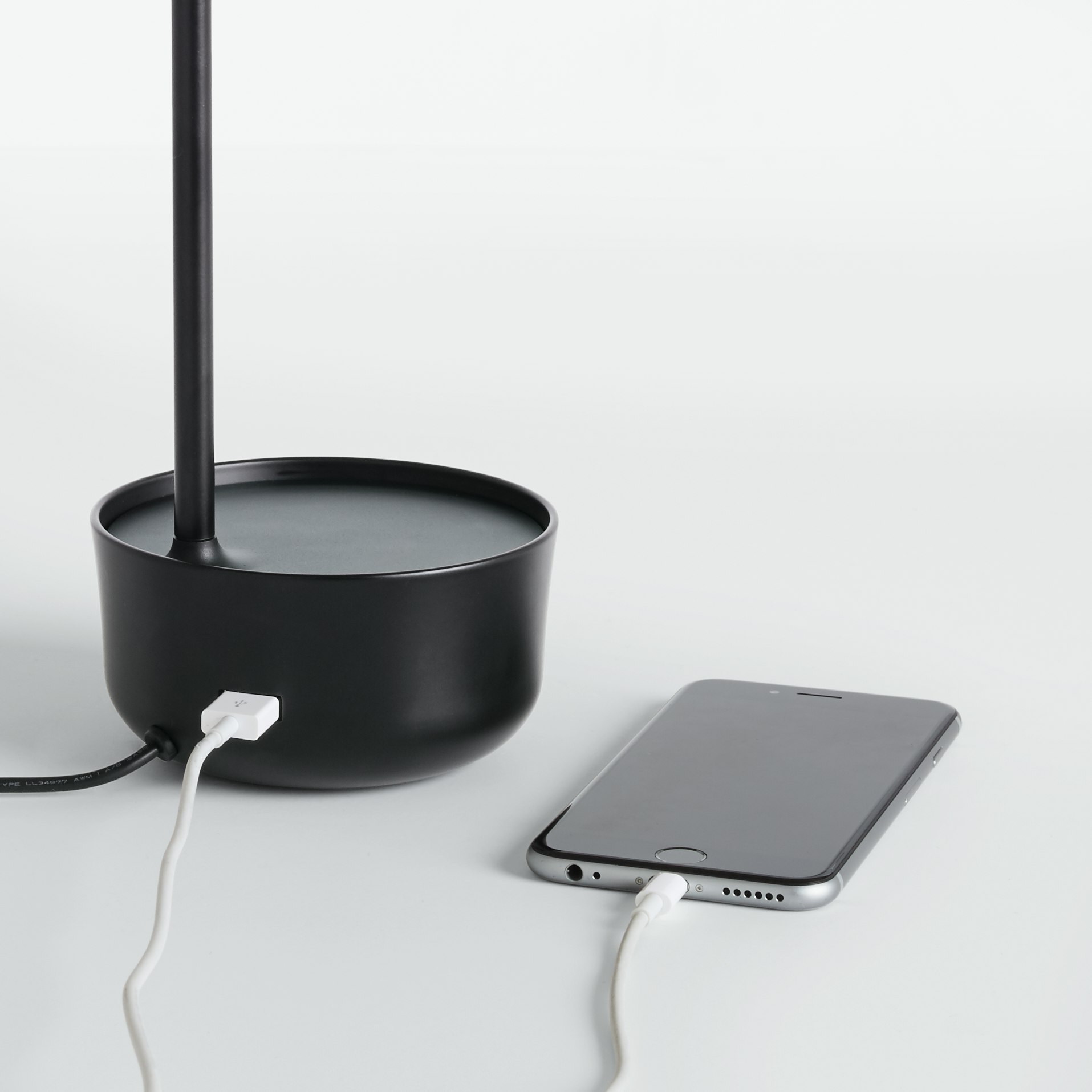 Focal LED Lamp with USB Port