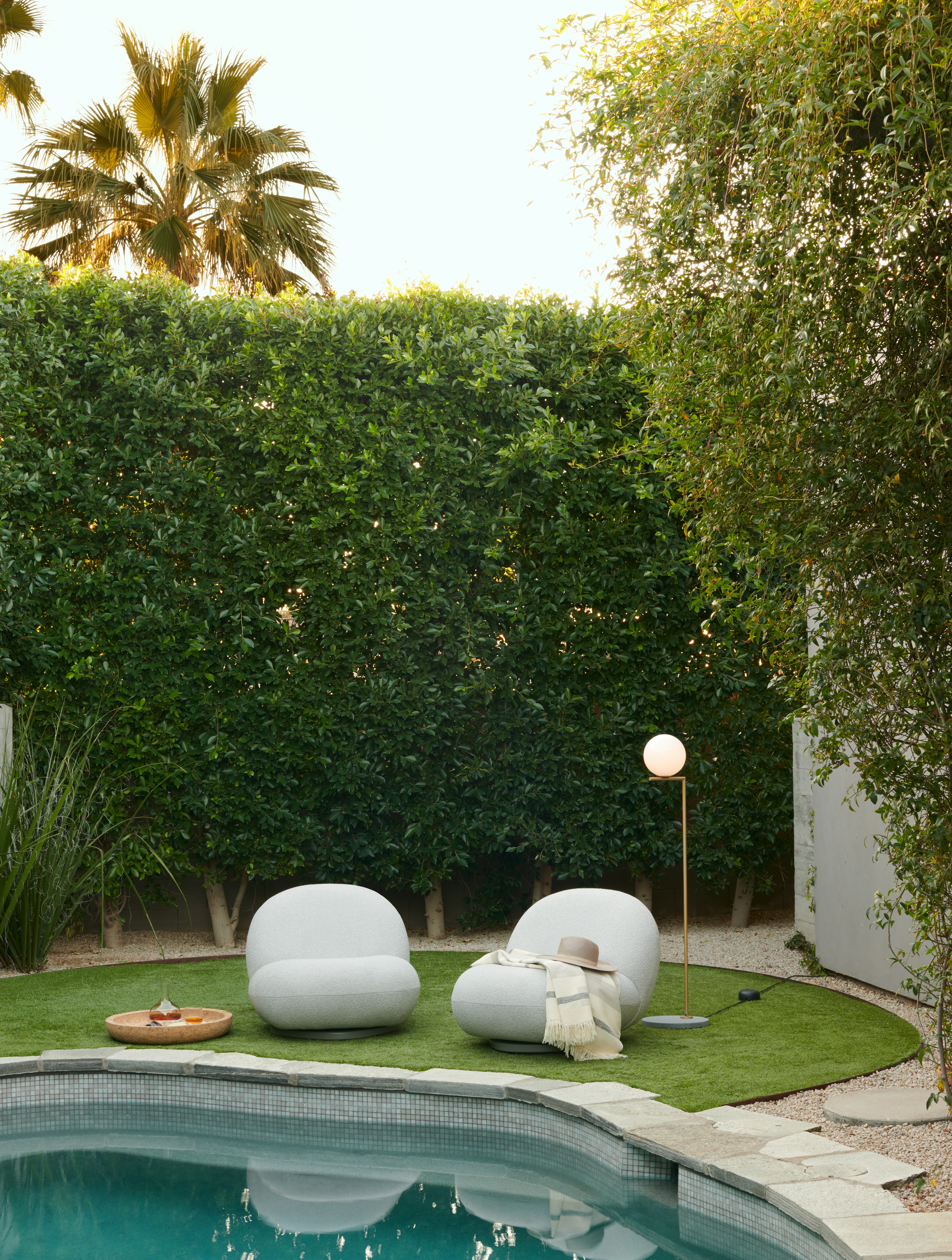 IC Outdoor Floor Lamp