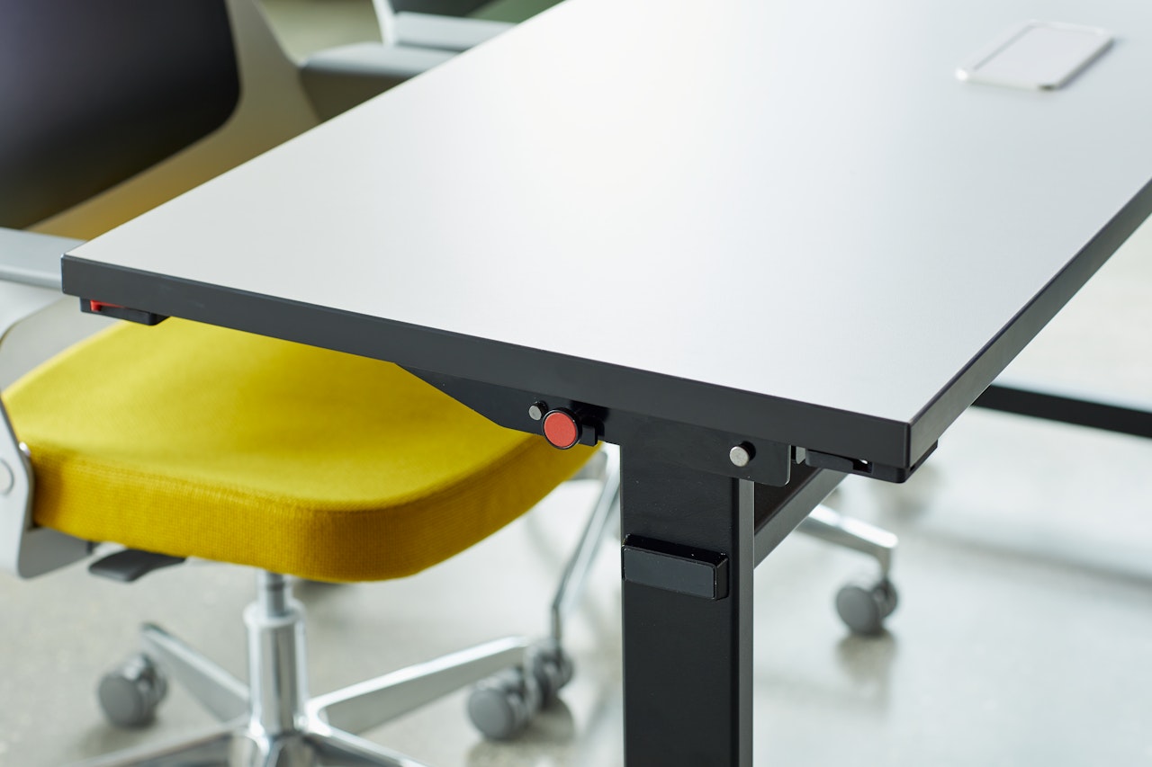 Pixel Tables, Knoll | MillerKnoll