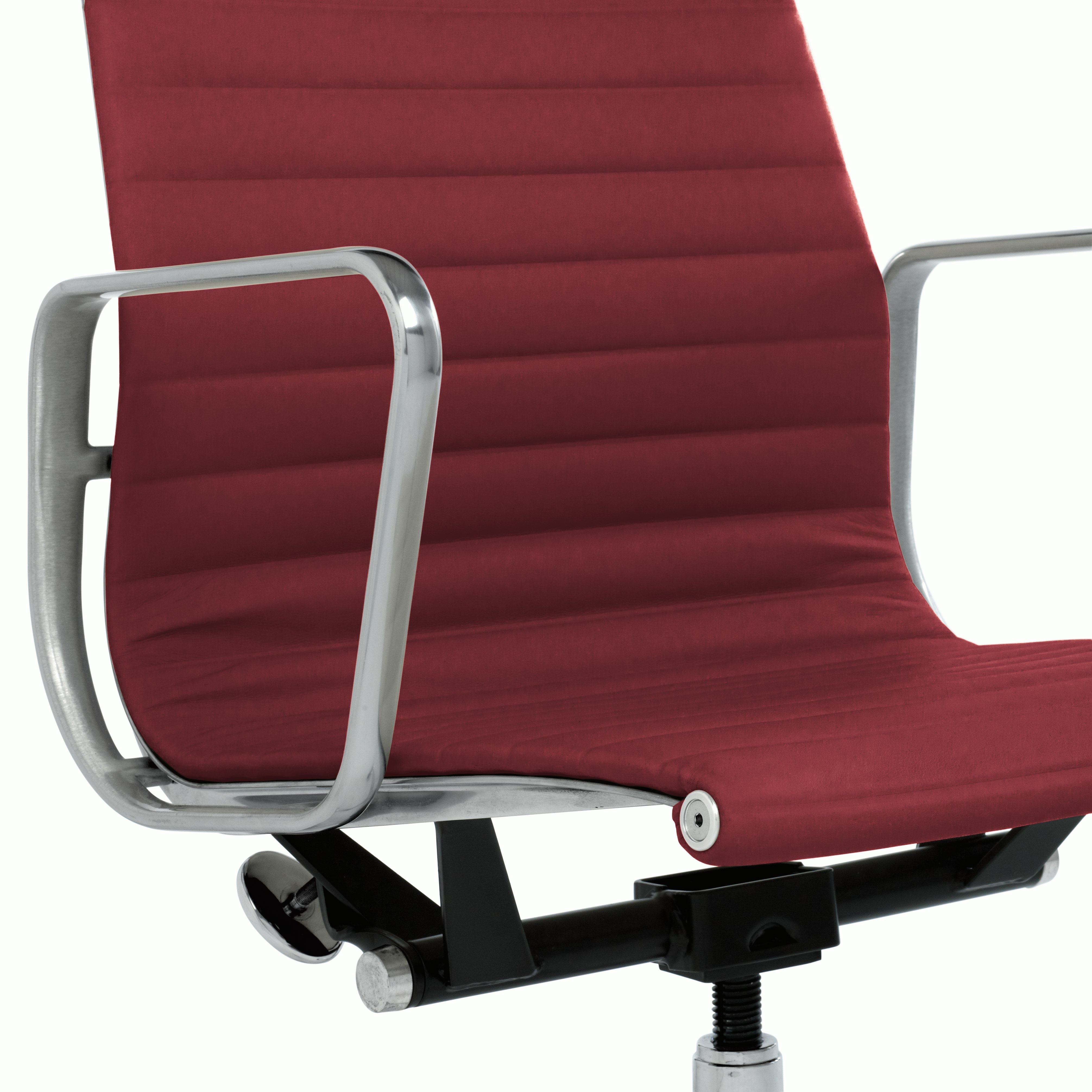 Eames Aluminum Executive Chair