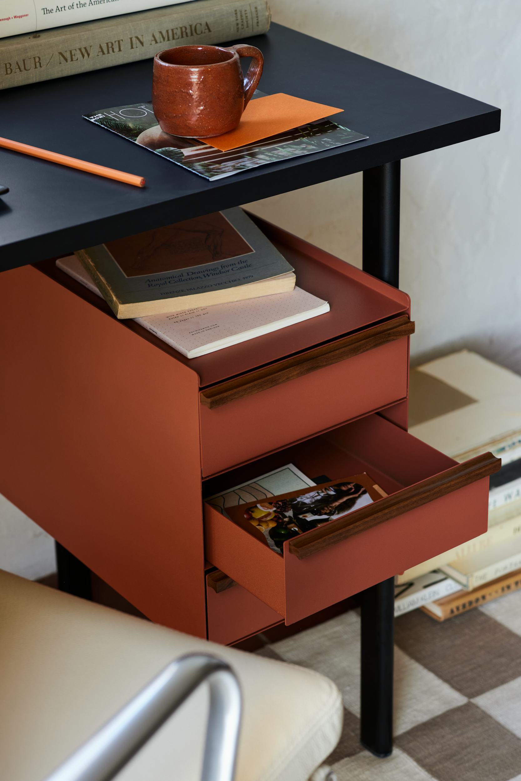 10 Mid-Century Modern Desks for Your Home Office 2024