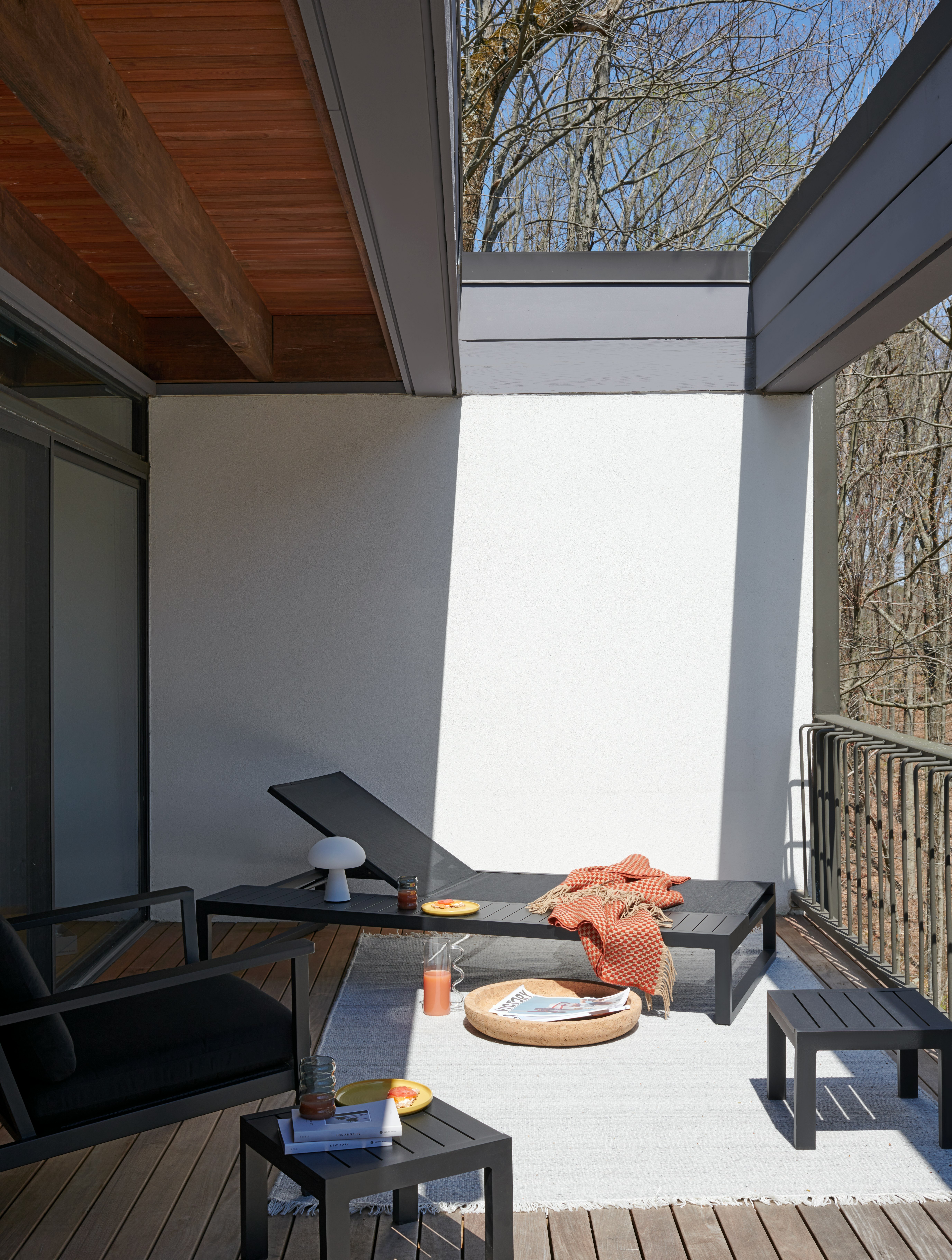 EOS Platform Lounger