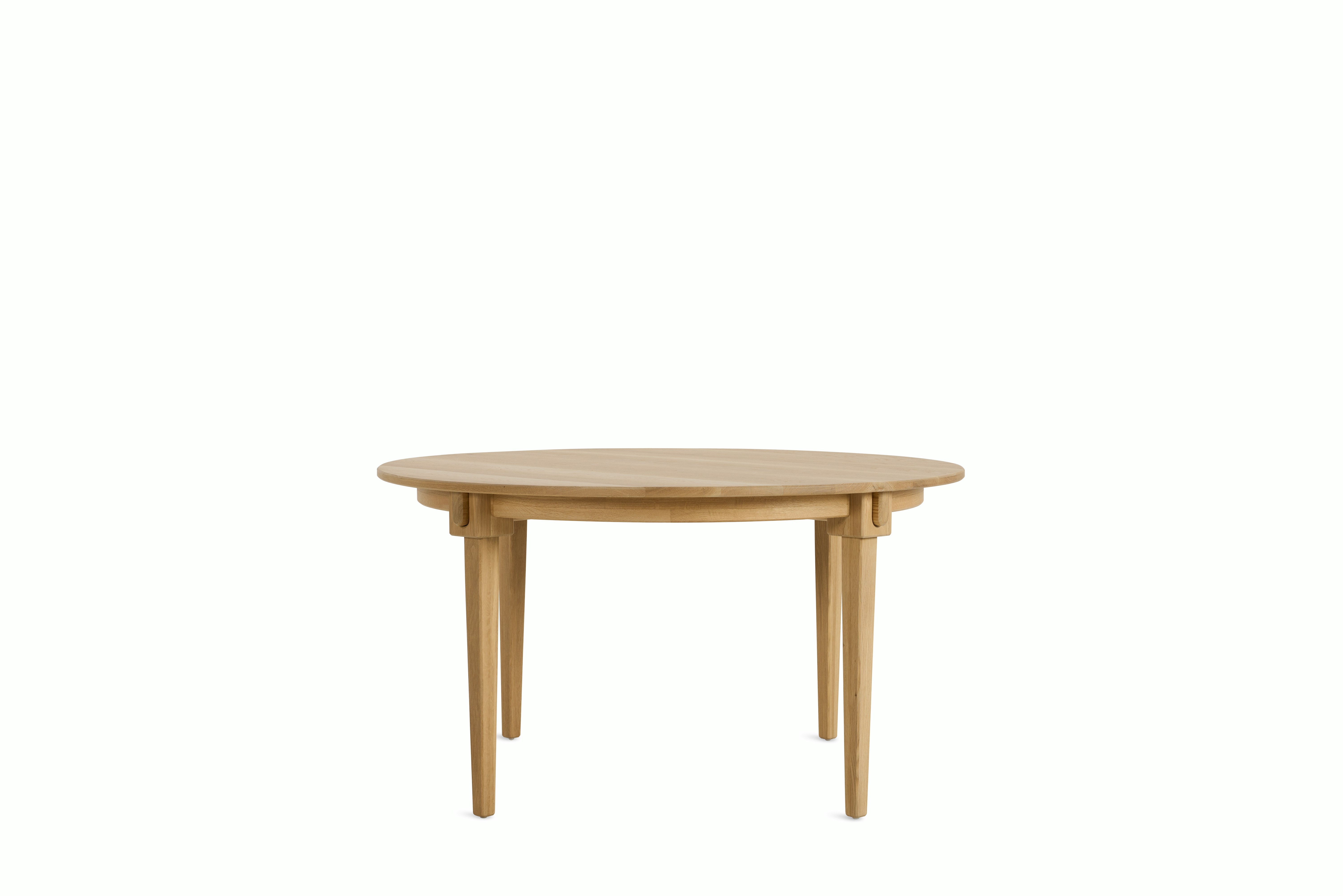 Tobal&aacute; Round Dining Table