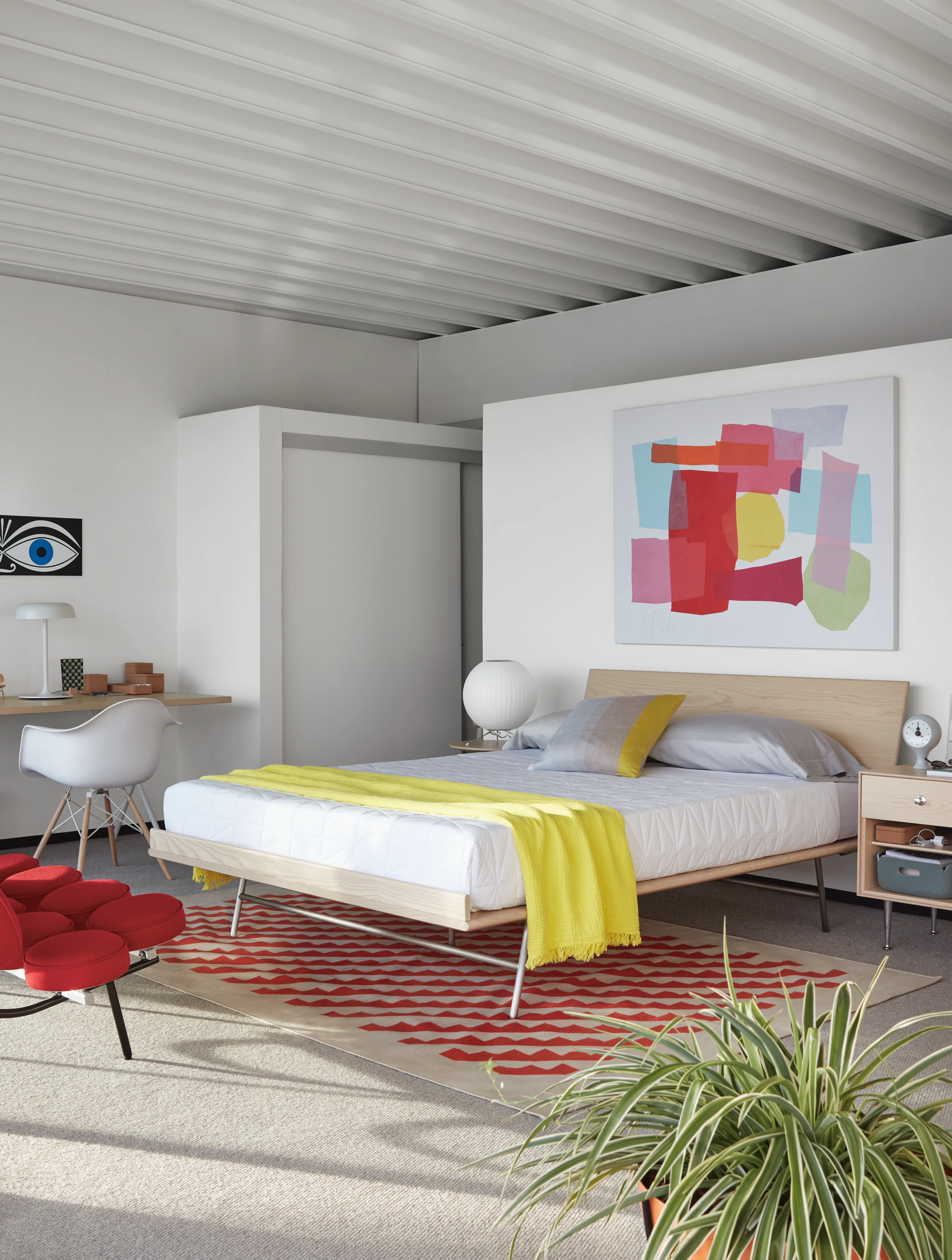 Nelson Thin Edge Bed Queen