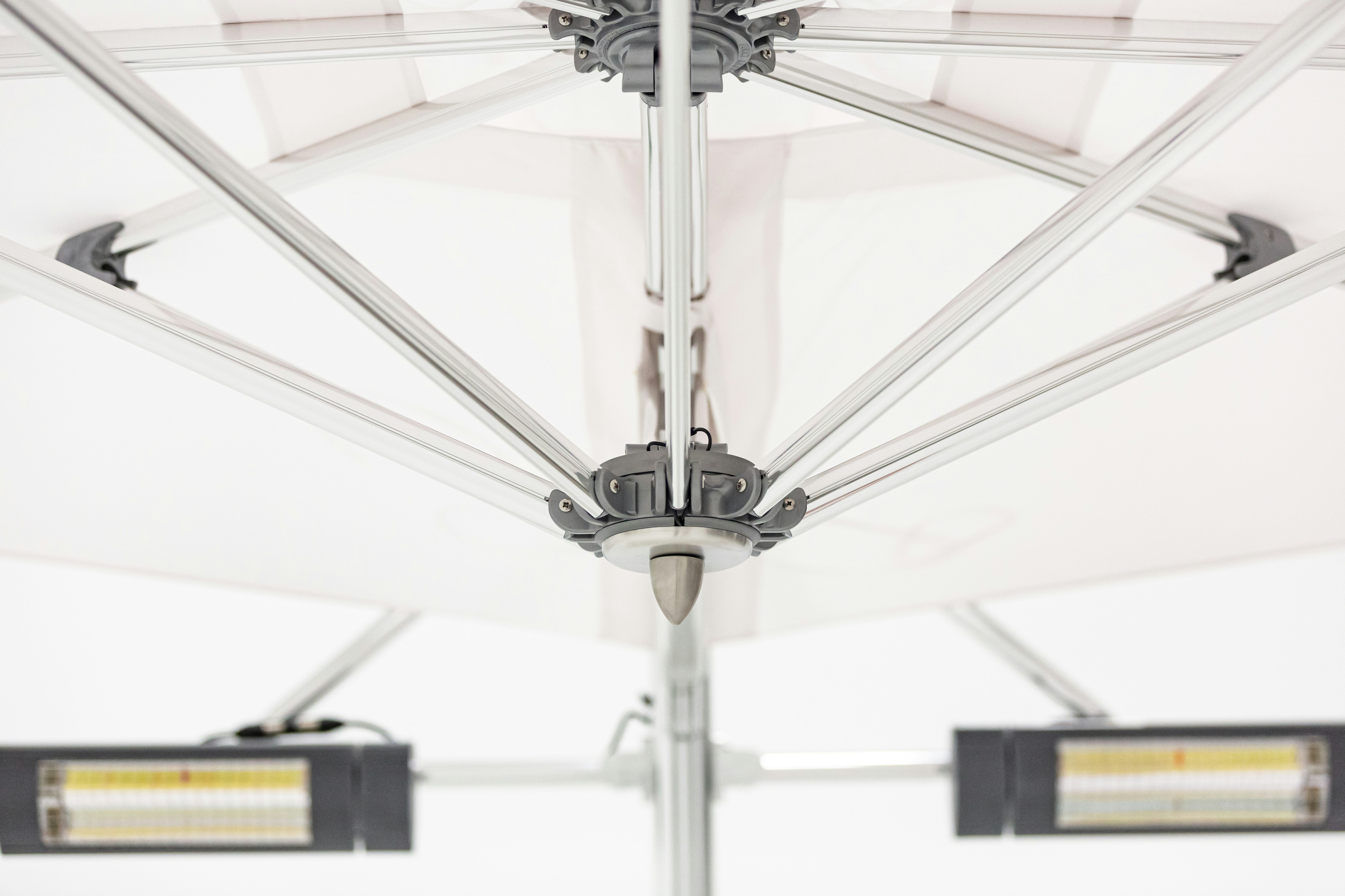 Tuuci Ocean Master Max Low-Profile Cantilever Umbrella w/Heating & Lighting