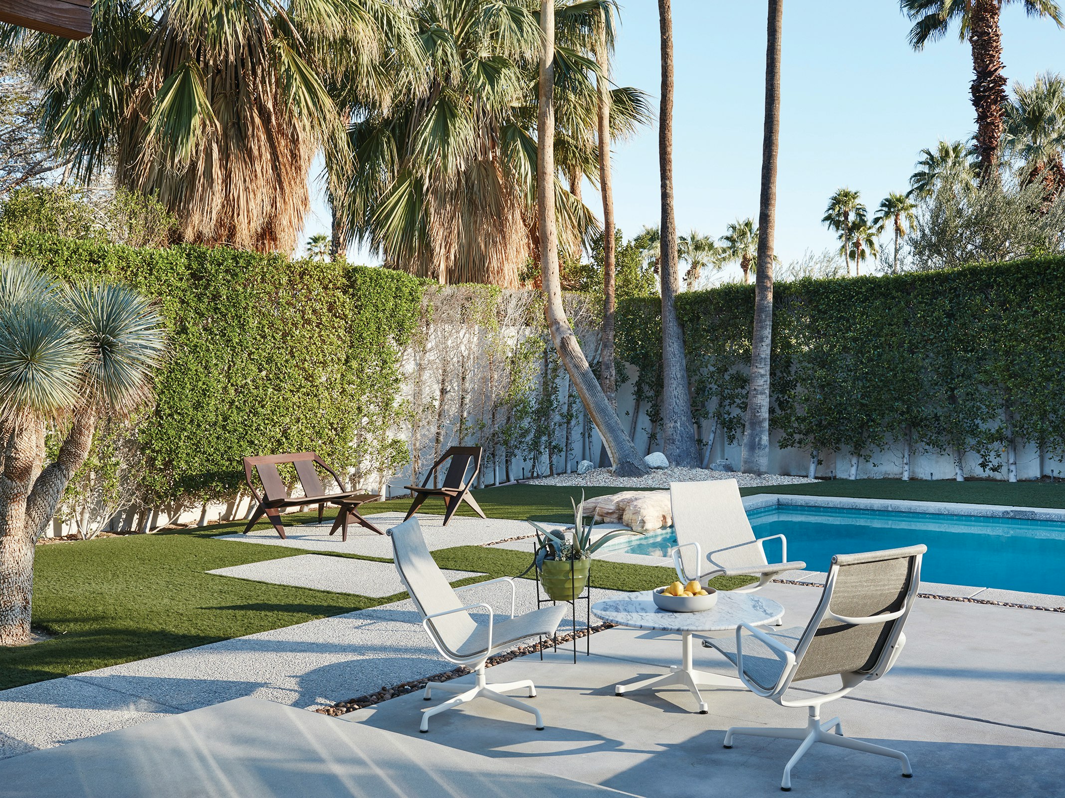 Eames Aluminum Lounge Chair-Outdoor