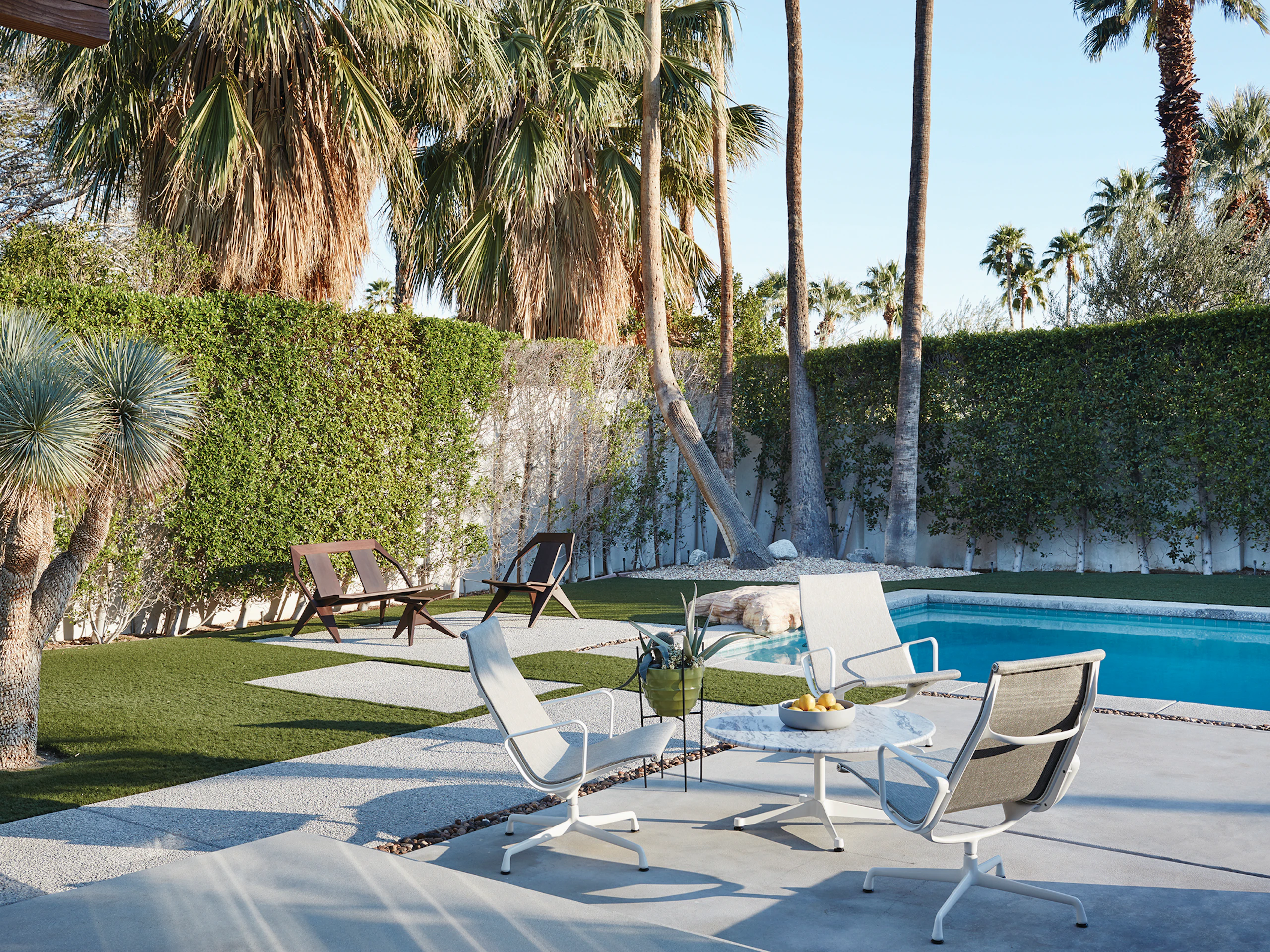 Eames Aluminum Lounge Chair-Outdoor