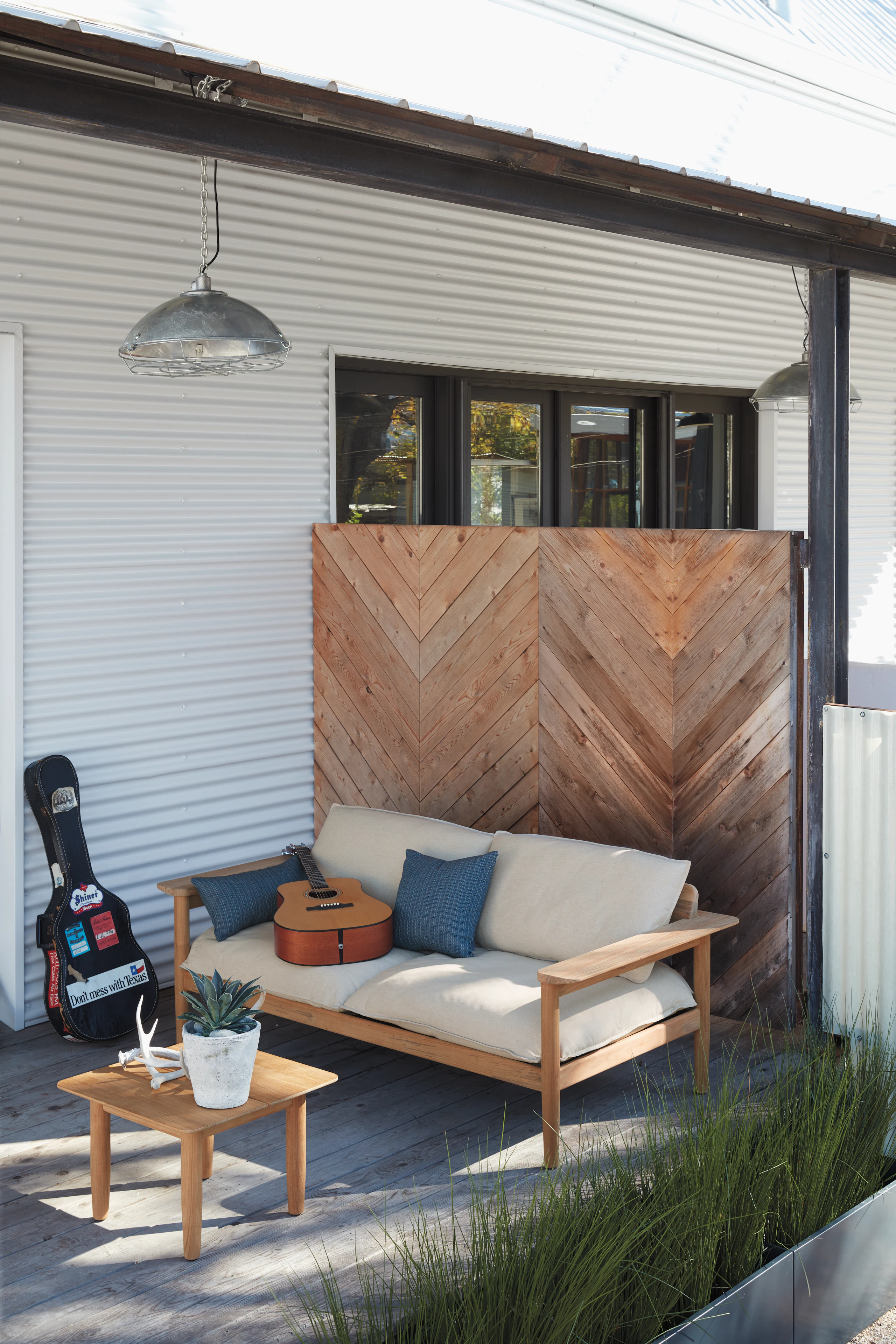 Terassi Two Seater Sofa with Terassi Side Table