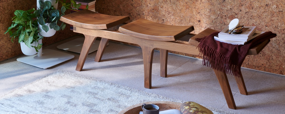 Tripot Bench