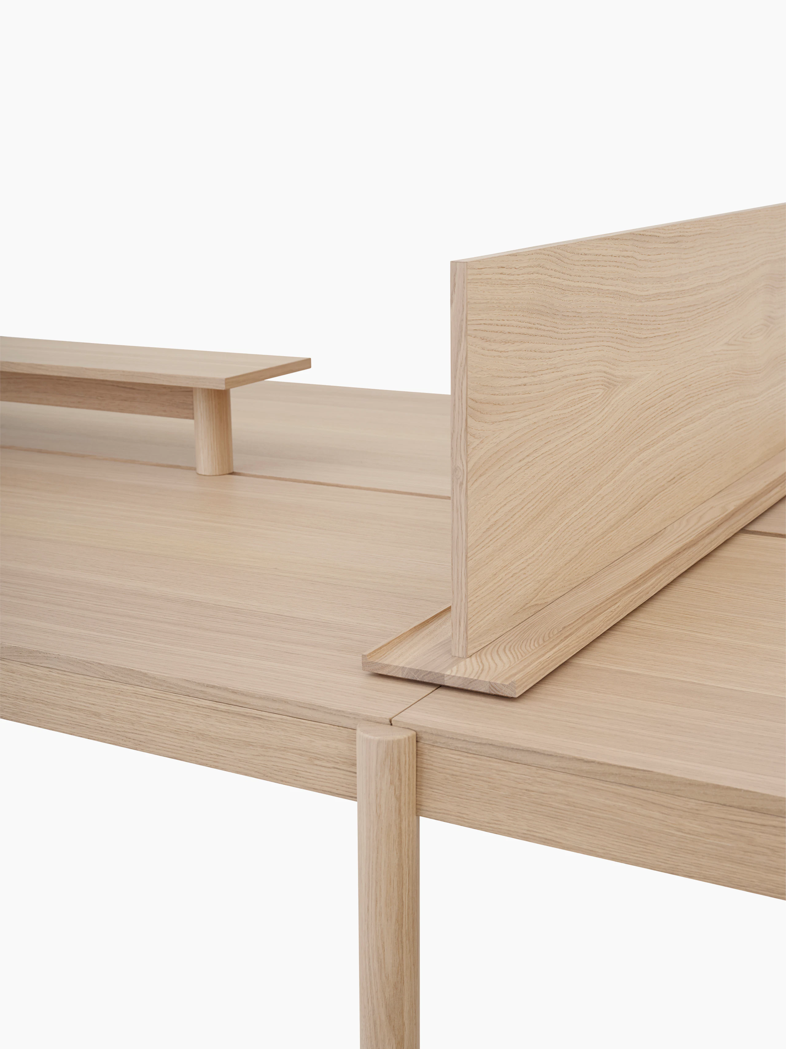 Linear system long tray screen oak veneer detail Muuto