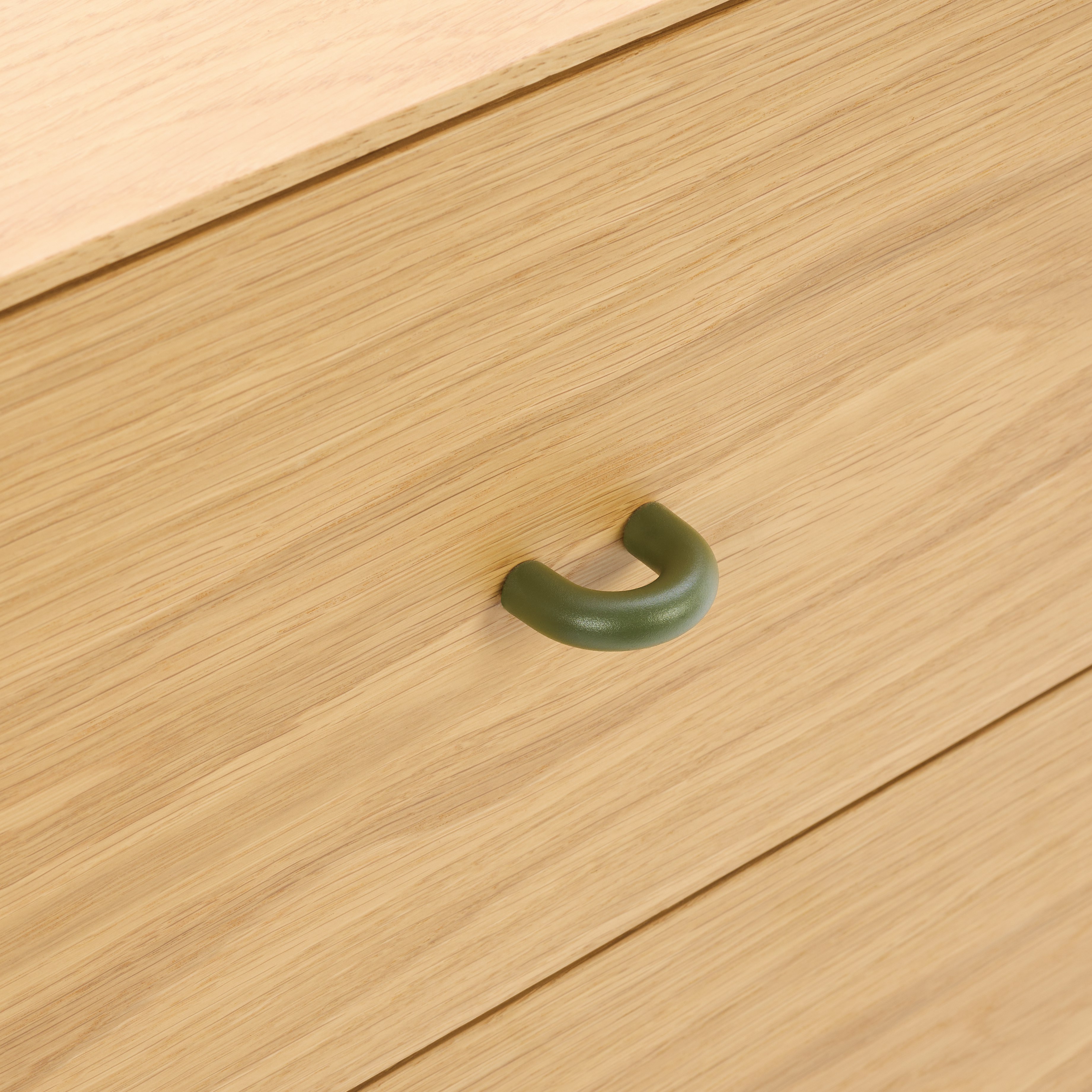 Loop 5 Drawer Dresser