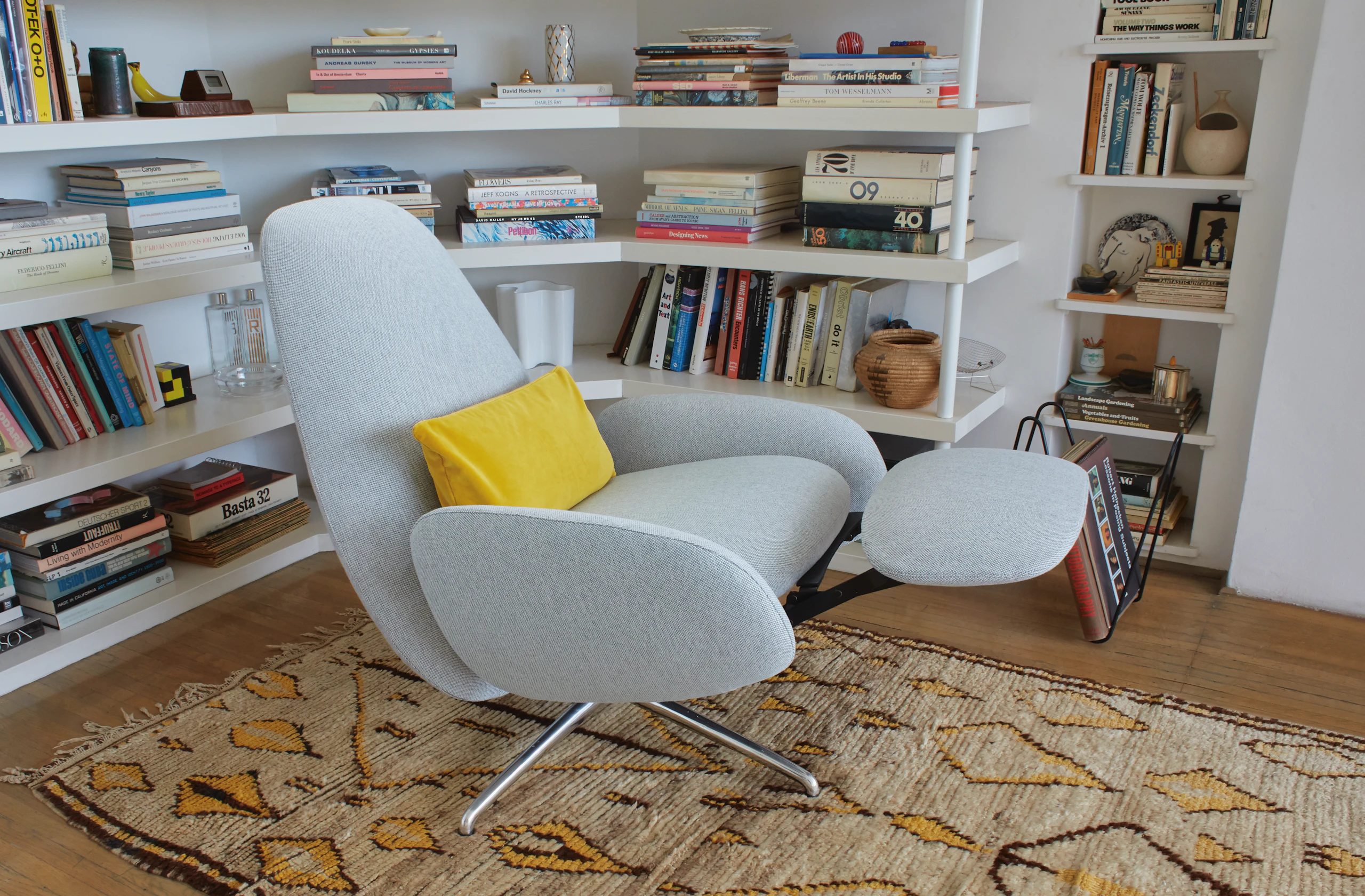 Vala Swivel Recliner