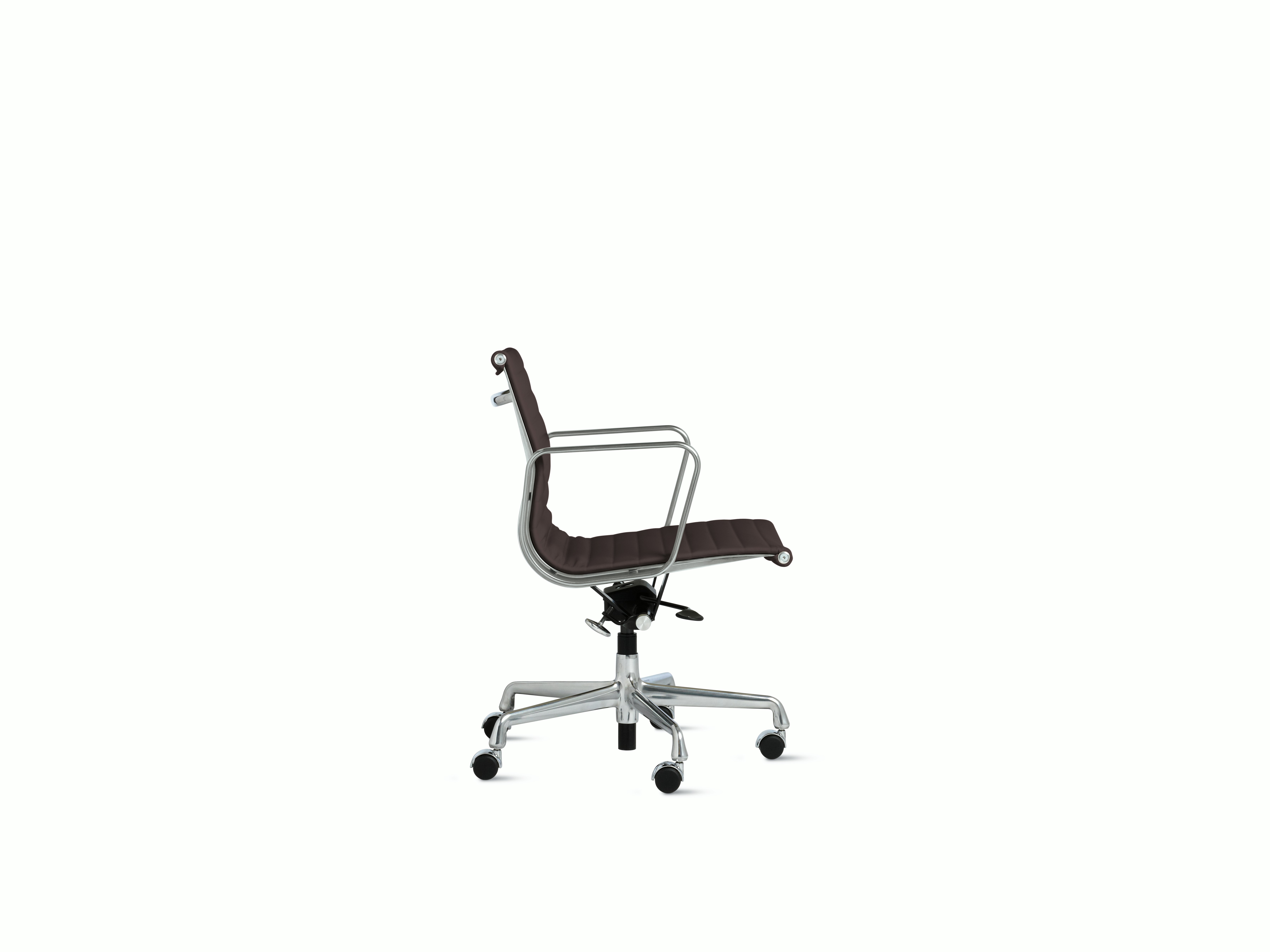 Eames Aluminum Group Management Chair with Pneumatic Lift
