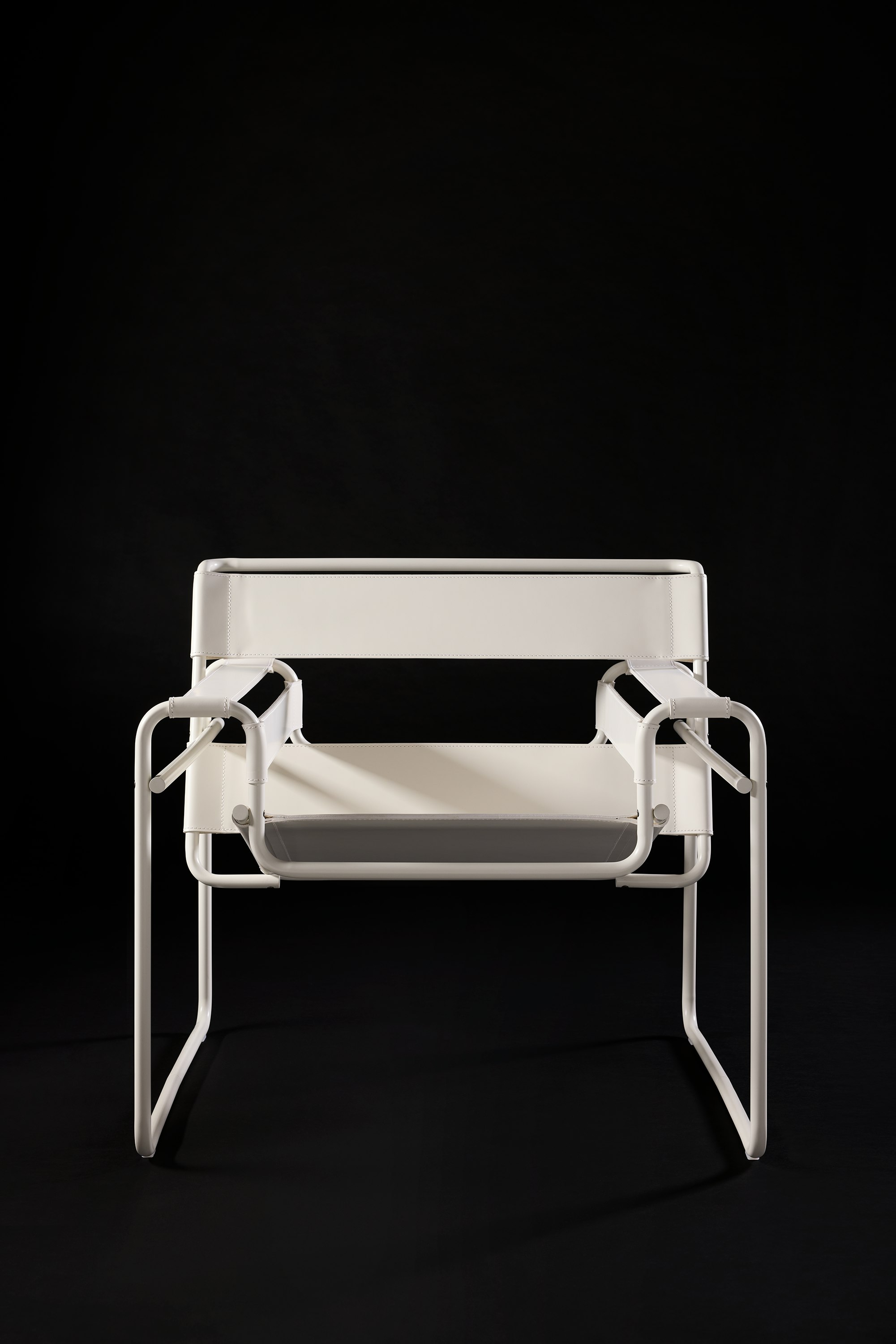 Wassily Chair in white with white leather