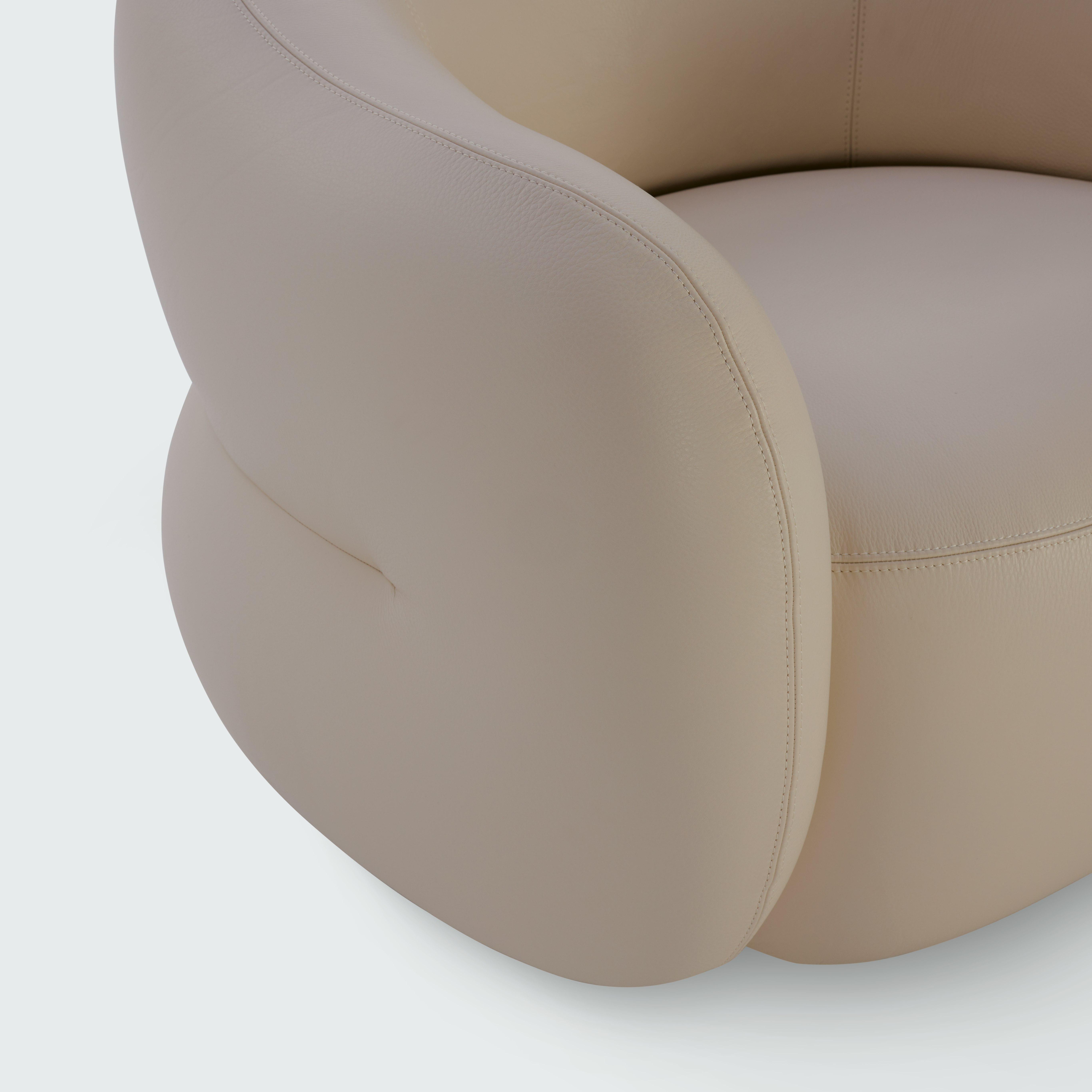 Soffi Swivel Chair