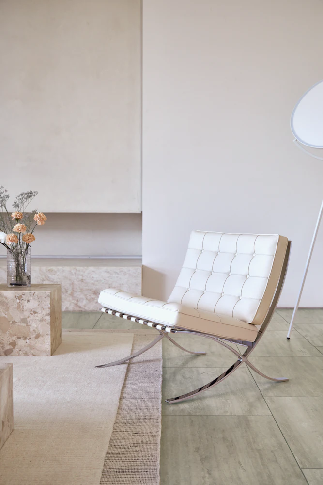 https://images.hermanmiller.group/m/bbf6a34889b8c1c4/W-DWR_SP23_EDITORIAL_CLEAR_OAK_508.png?auto=format&bg=f8f8f8&blend=f8f8f8&blend-mode=darken&h=1000&q=70&trim=auto&trim-sd=1&viewtype=gallery&w=1000