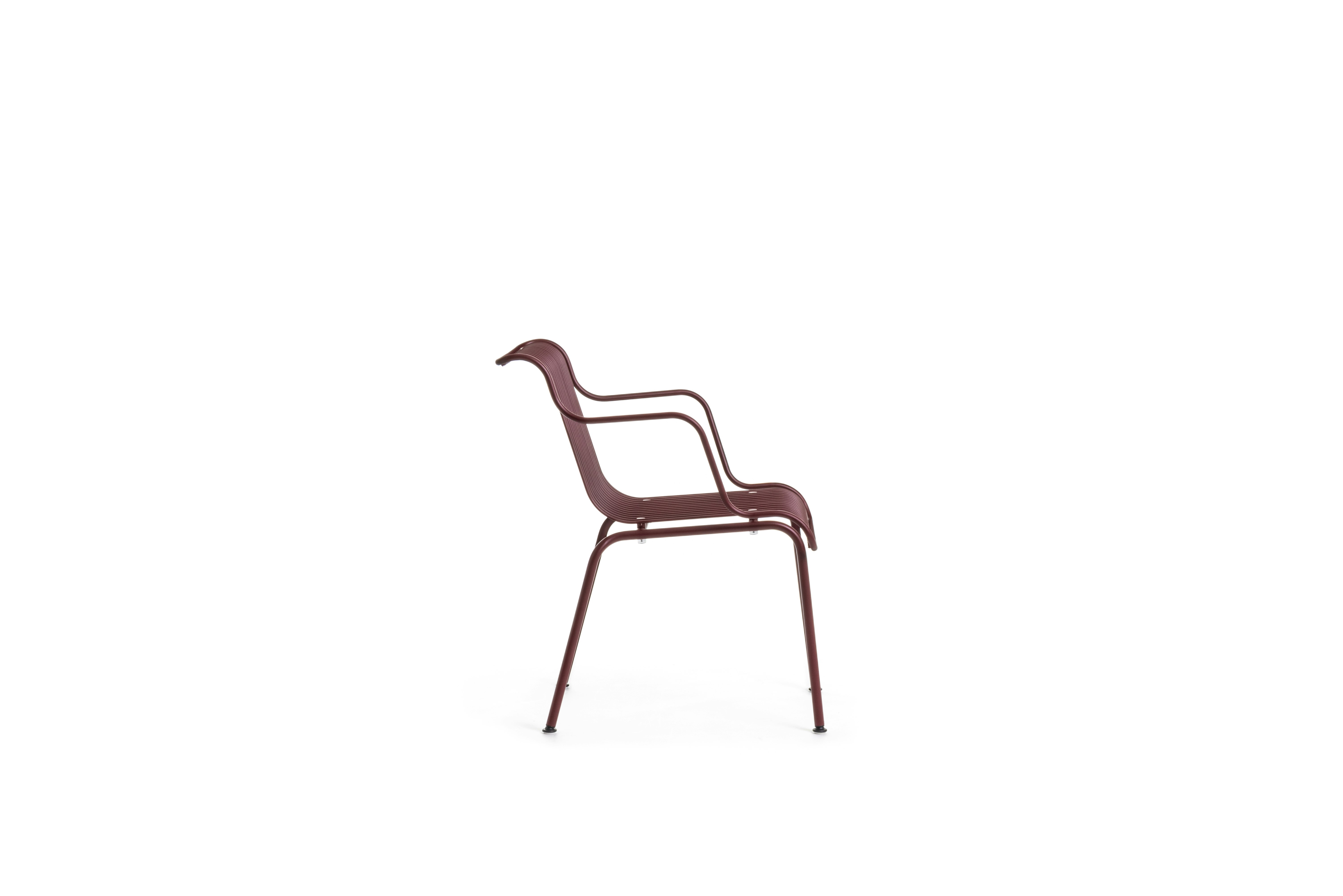 South Outdoor Dining Armchair - Bordeaux