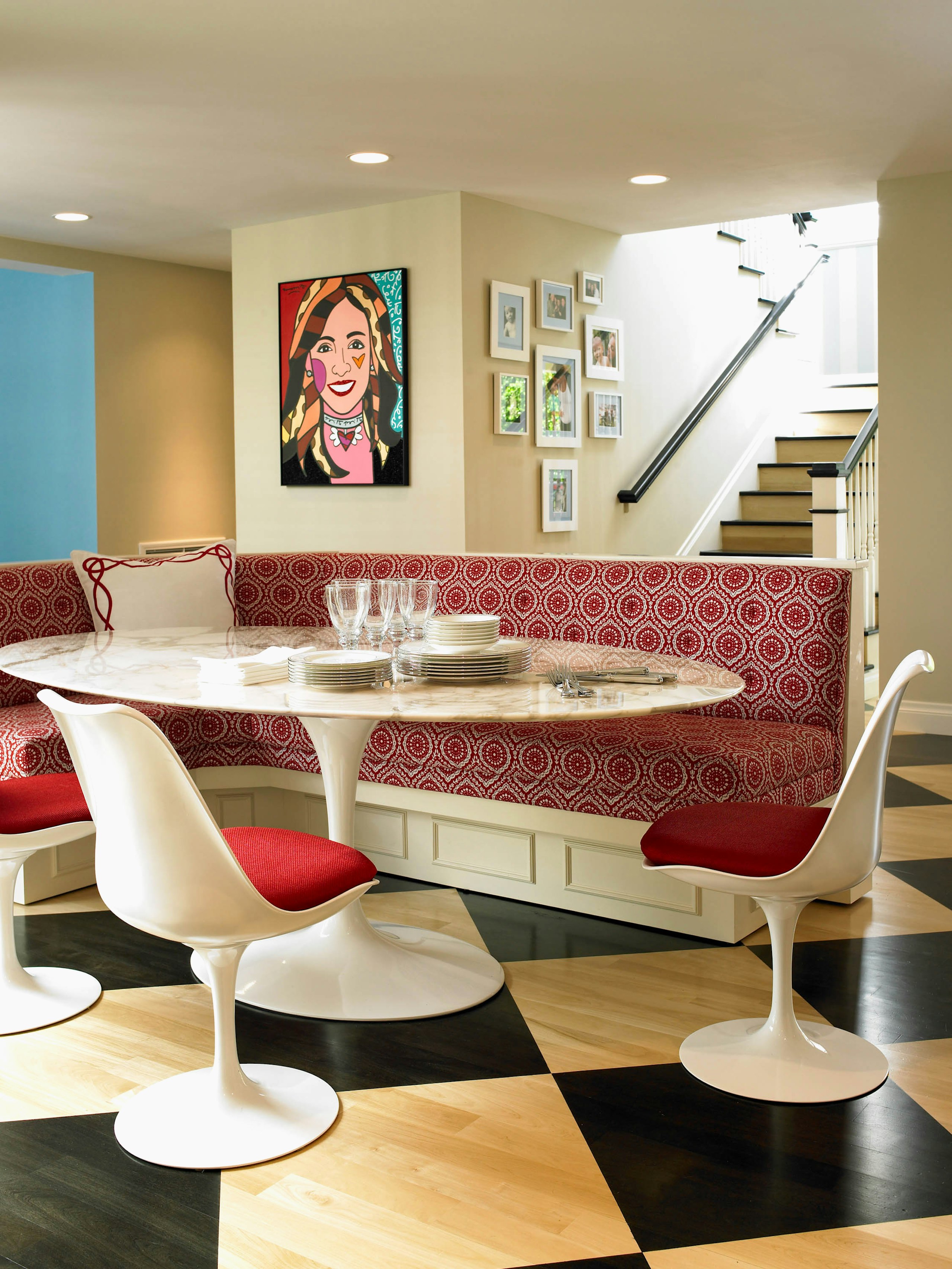 Tulip Armless Chair, Saarinen Oval Dining Table