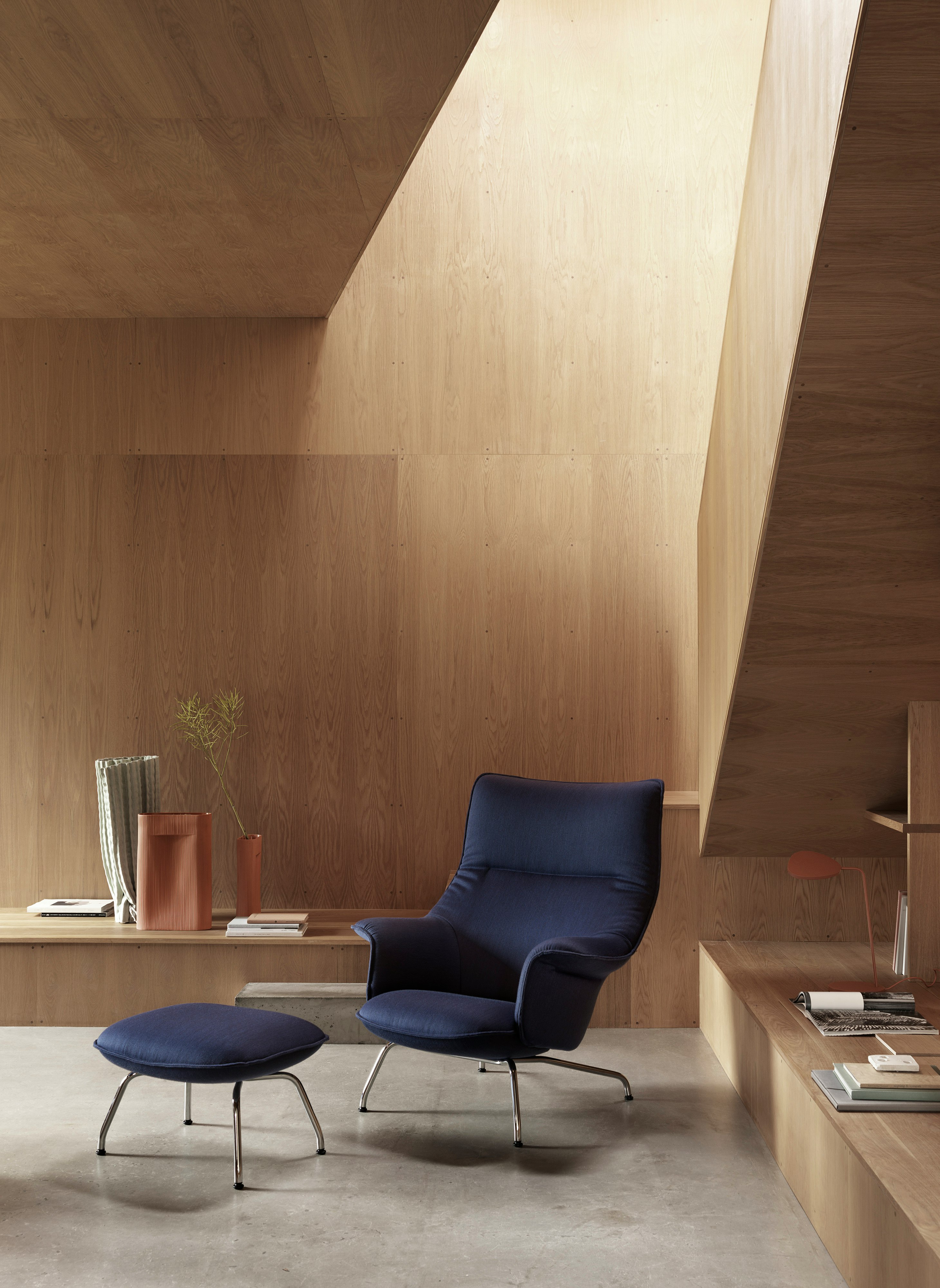 Doze Lounge Chair and Ottoman - Blader 782/Chrome