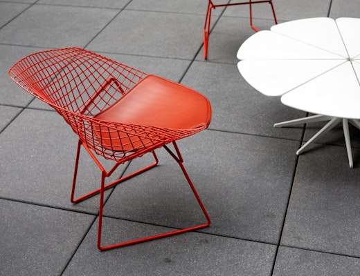 Outdoor Bertoia Diamond Chair and Schultz Petal Coffee Table Bertoia Diamond Chair Richard Schultz Petal Coffee Table outdoor community shared spaces