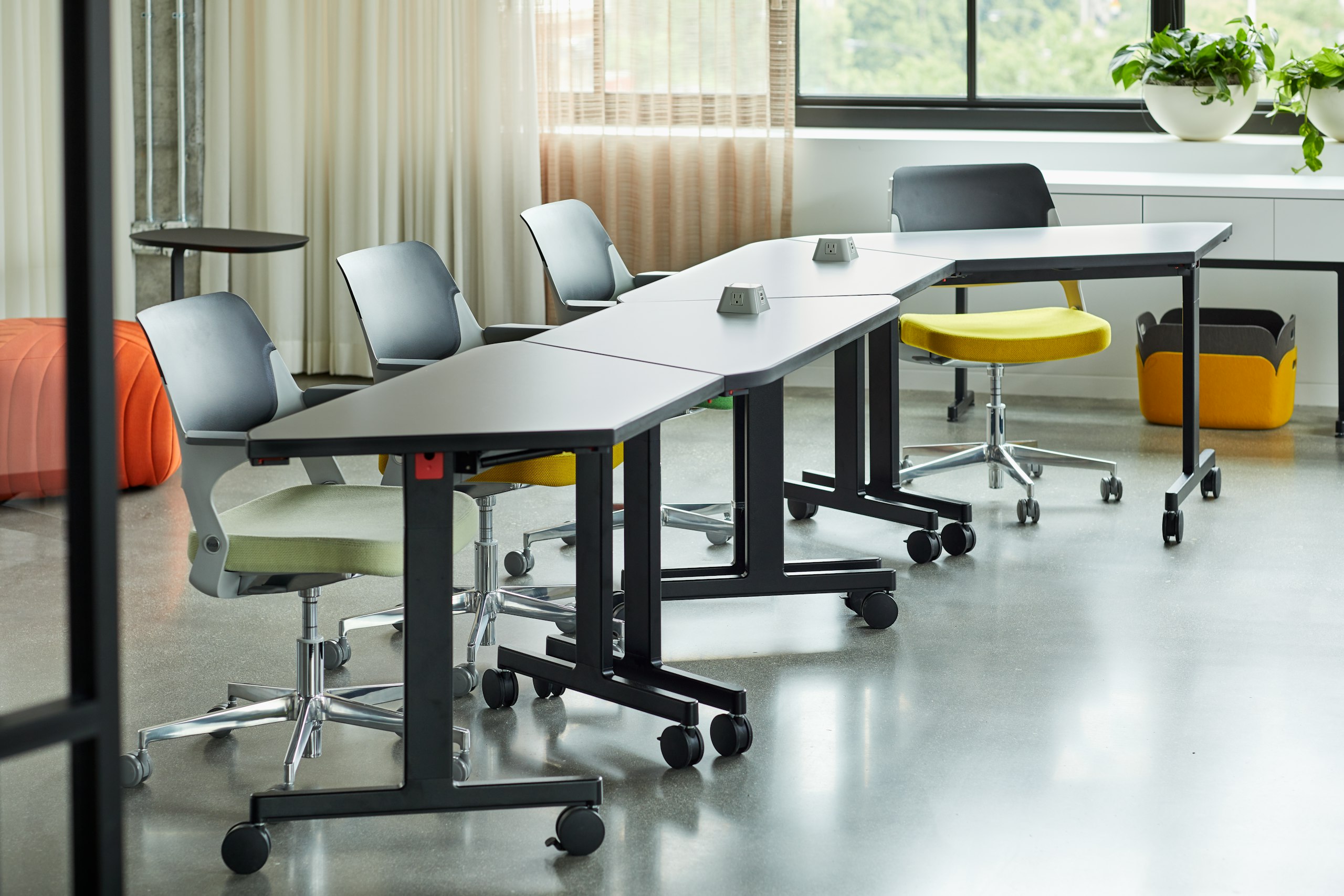 knoll design days 2019 pixel training room ollo muuto restore storage bin