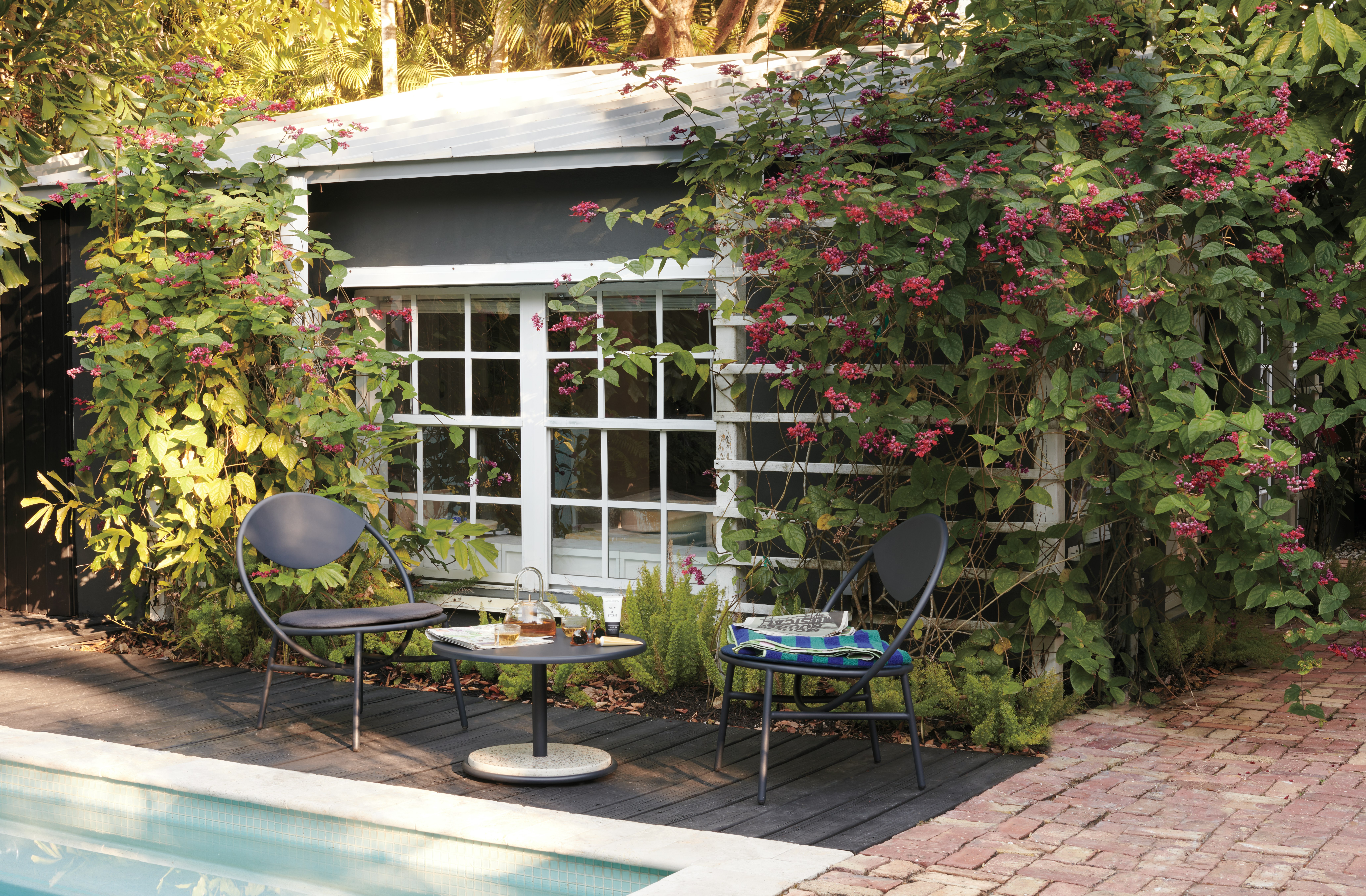 Tide Outdoor Lounge Chair