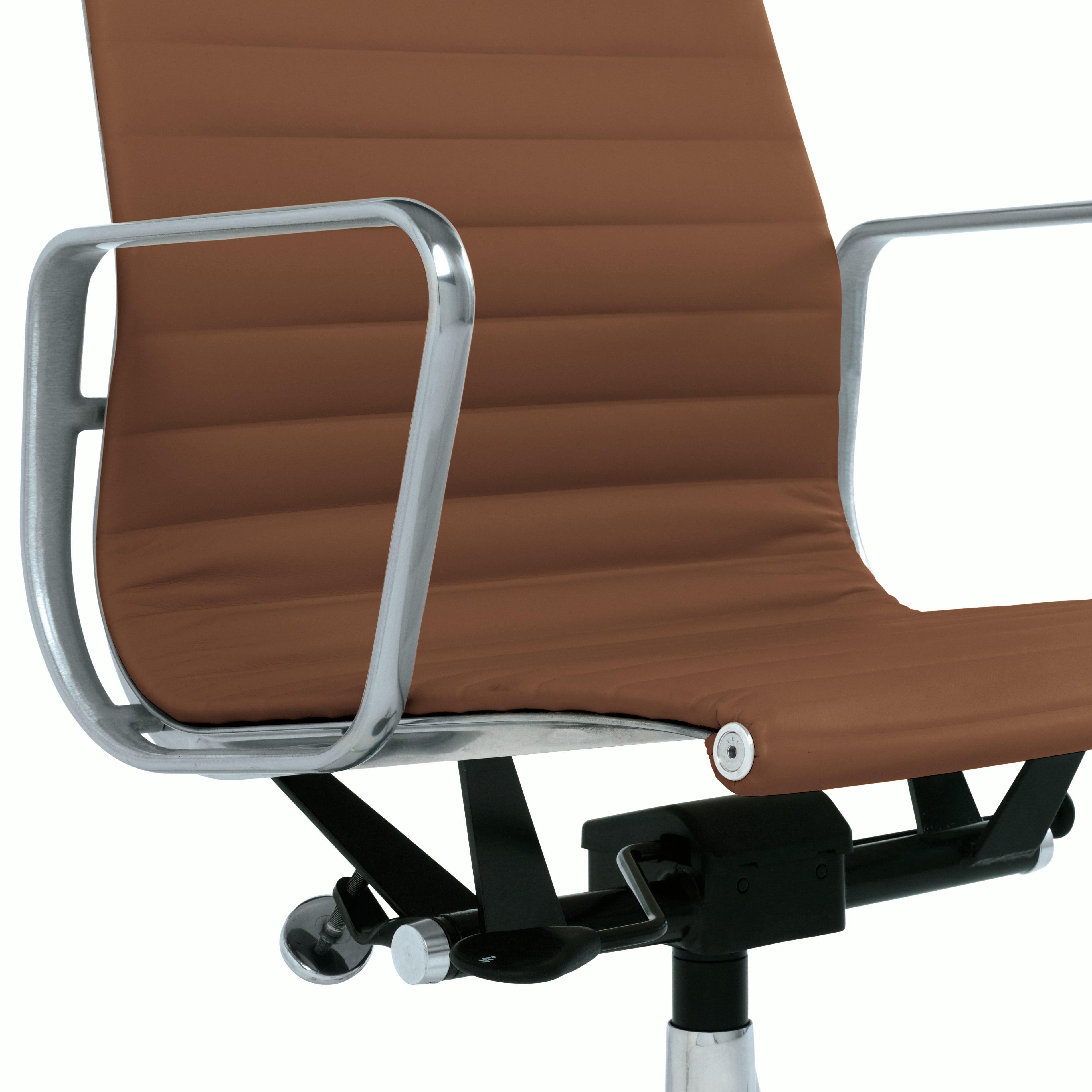 Eames Aluminum Group Management Chair with Pneumatic Lift