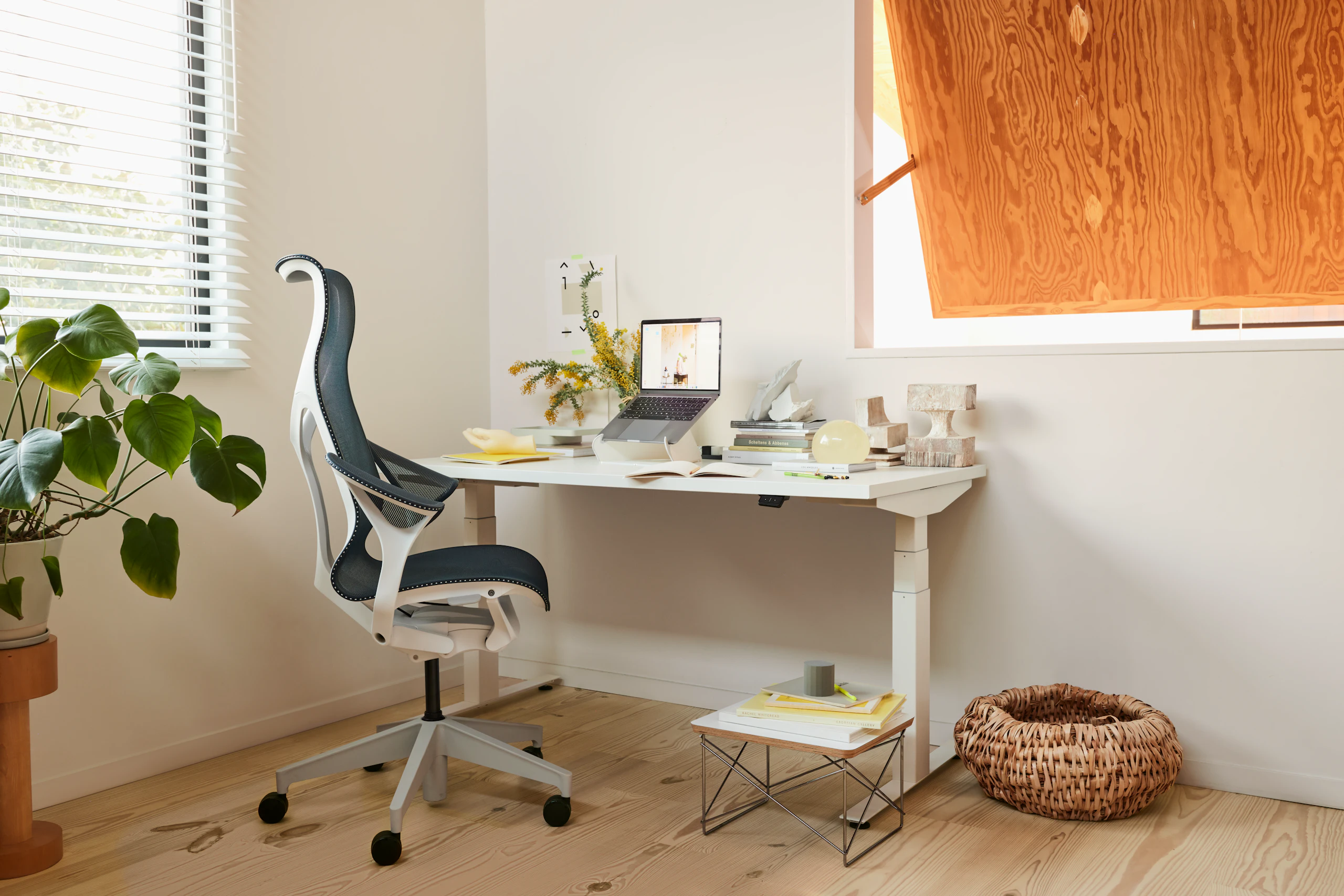 Nevi Sit to Stand Table, Cosm Chair, Oripura Laptop Stand, Eames Wire Base Low Table