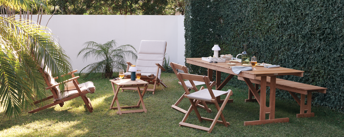 Deck Folding Furniture in an outdoor setting