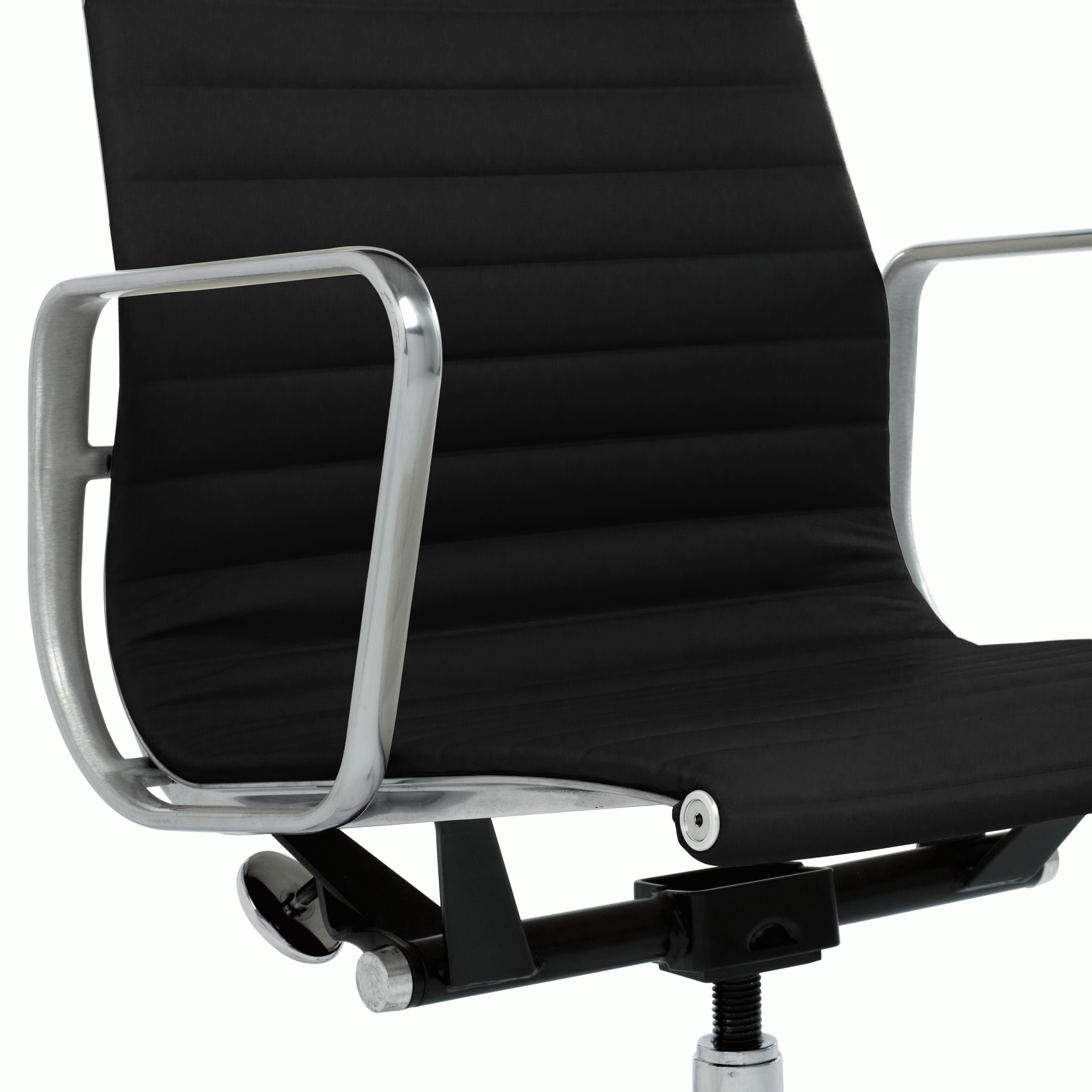 Eames Aluminum Group Executive Chair