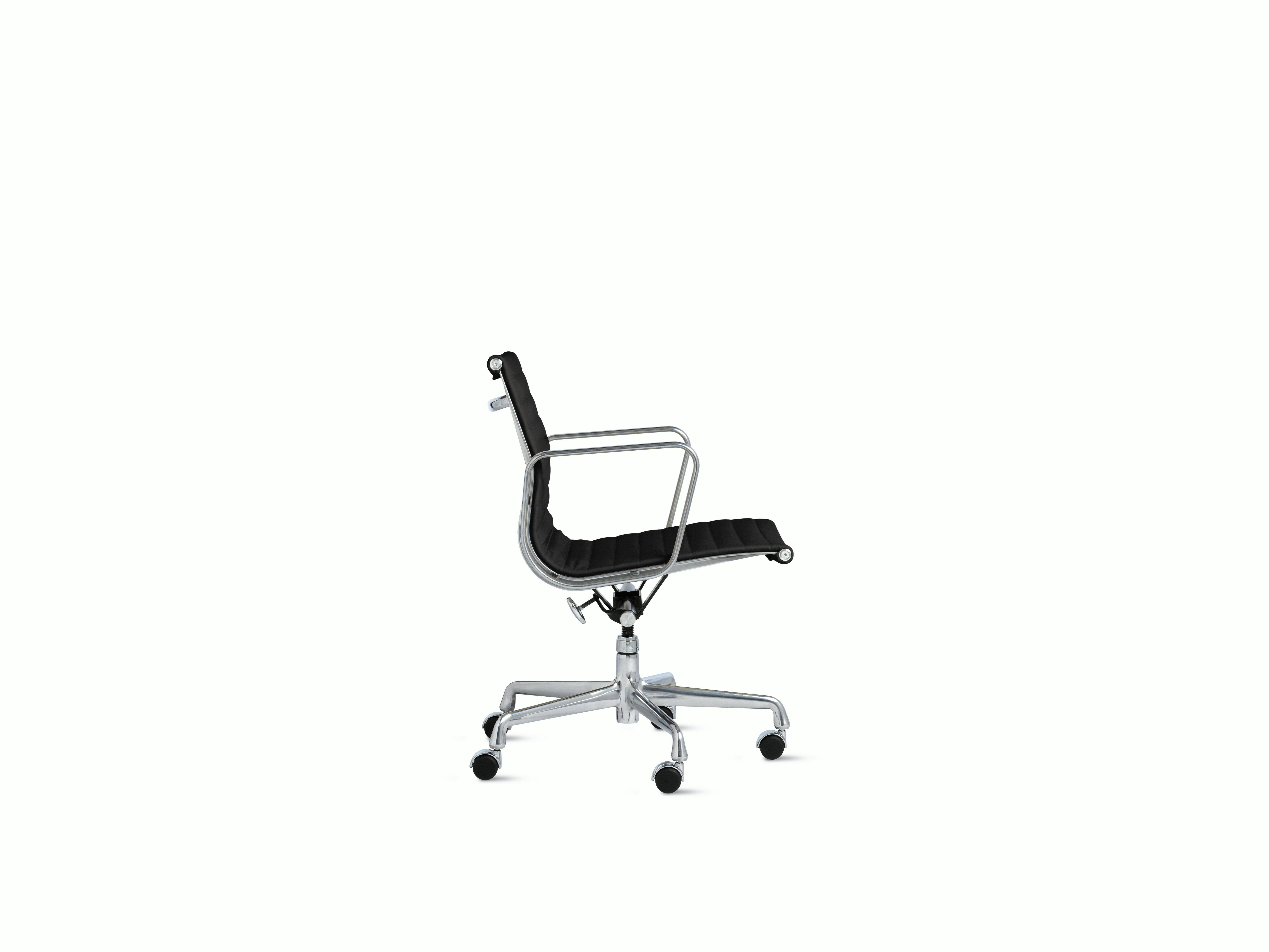 Eames Aluminum Group Management Chair
