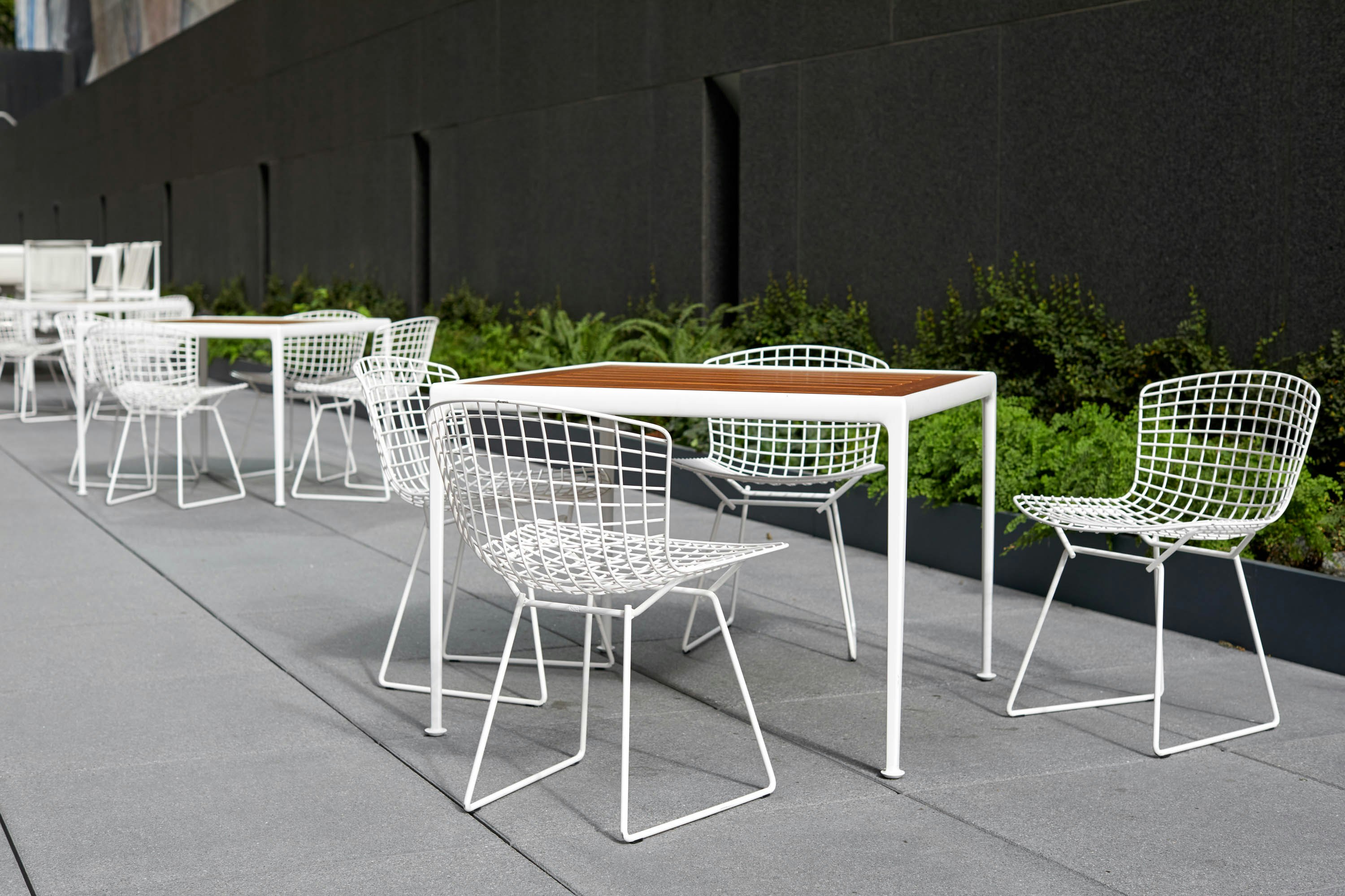 Bertoia Side Chair Richard Schultz 1966 Dining Table outdoor community shared spaces