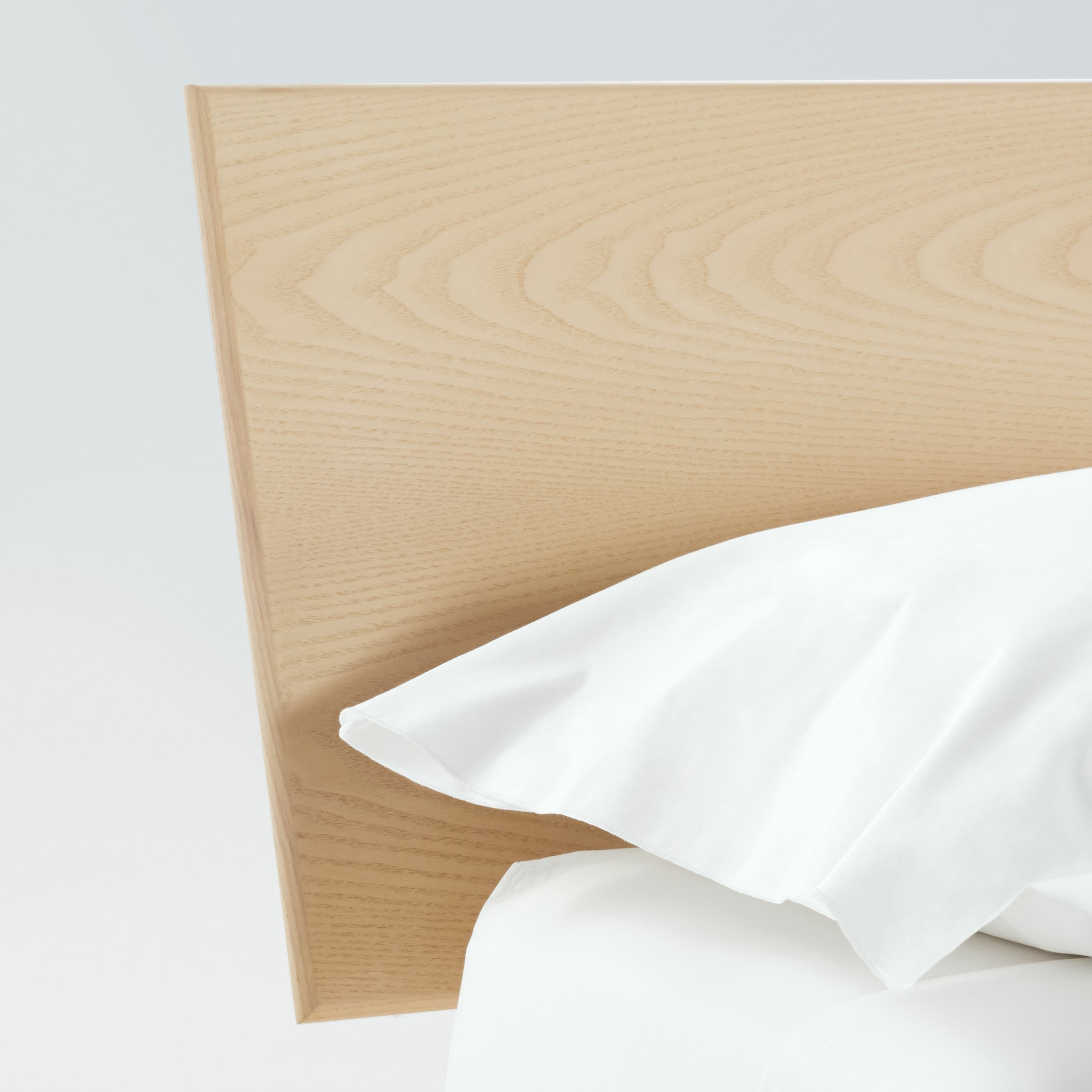 Nelson Thin Edge Bed, Queen