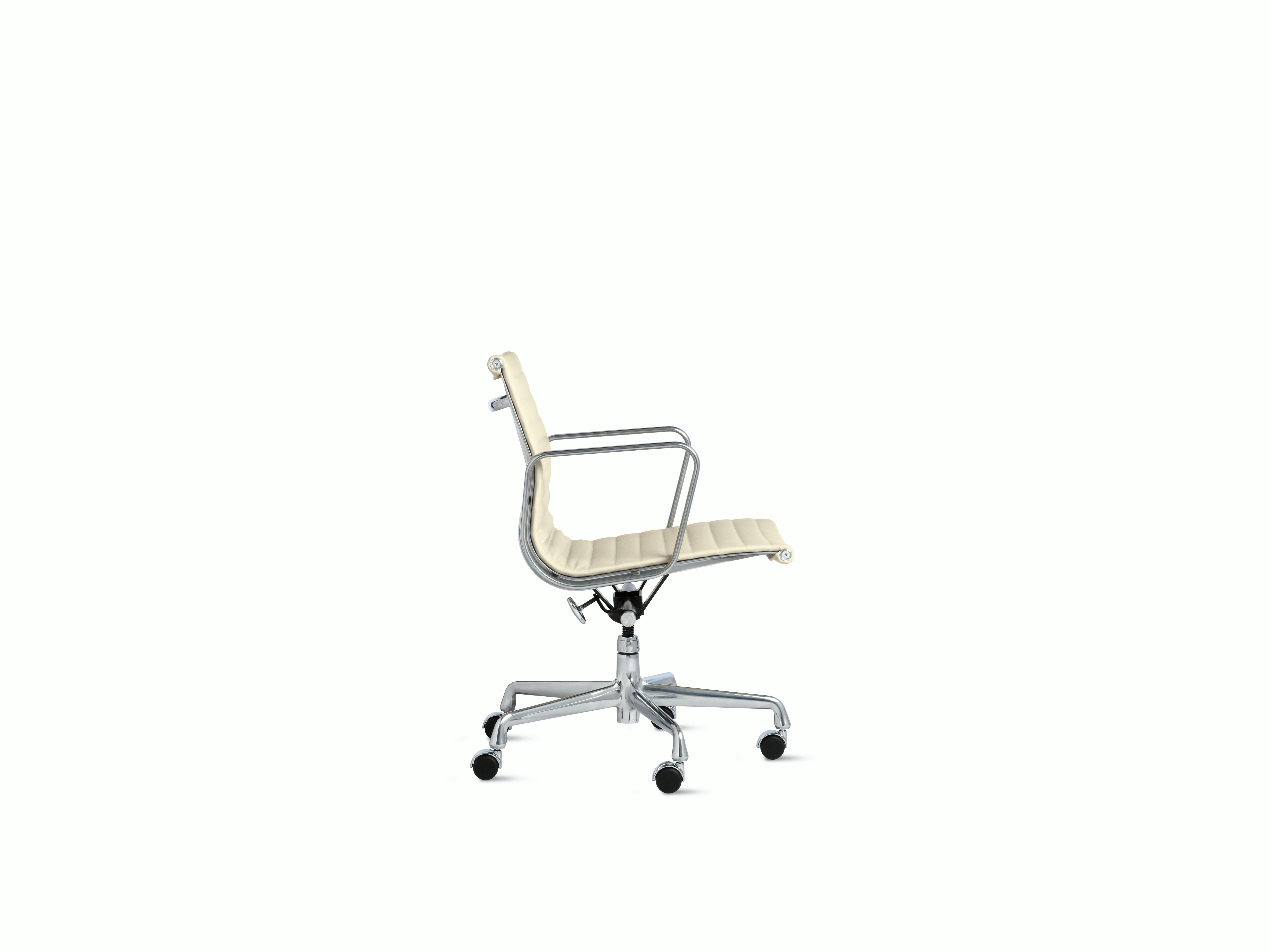 Eames Aluminum Group Management Chair